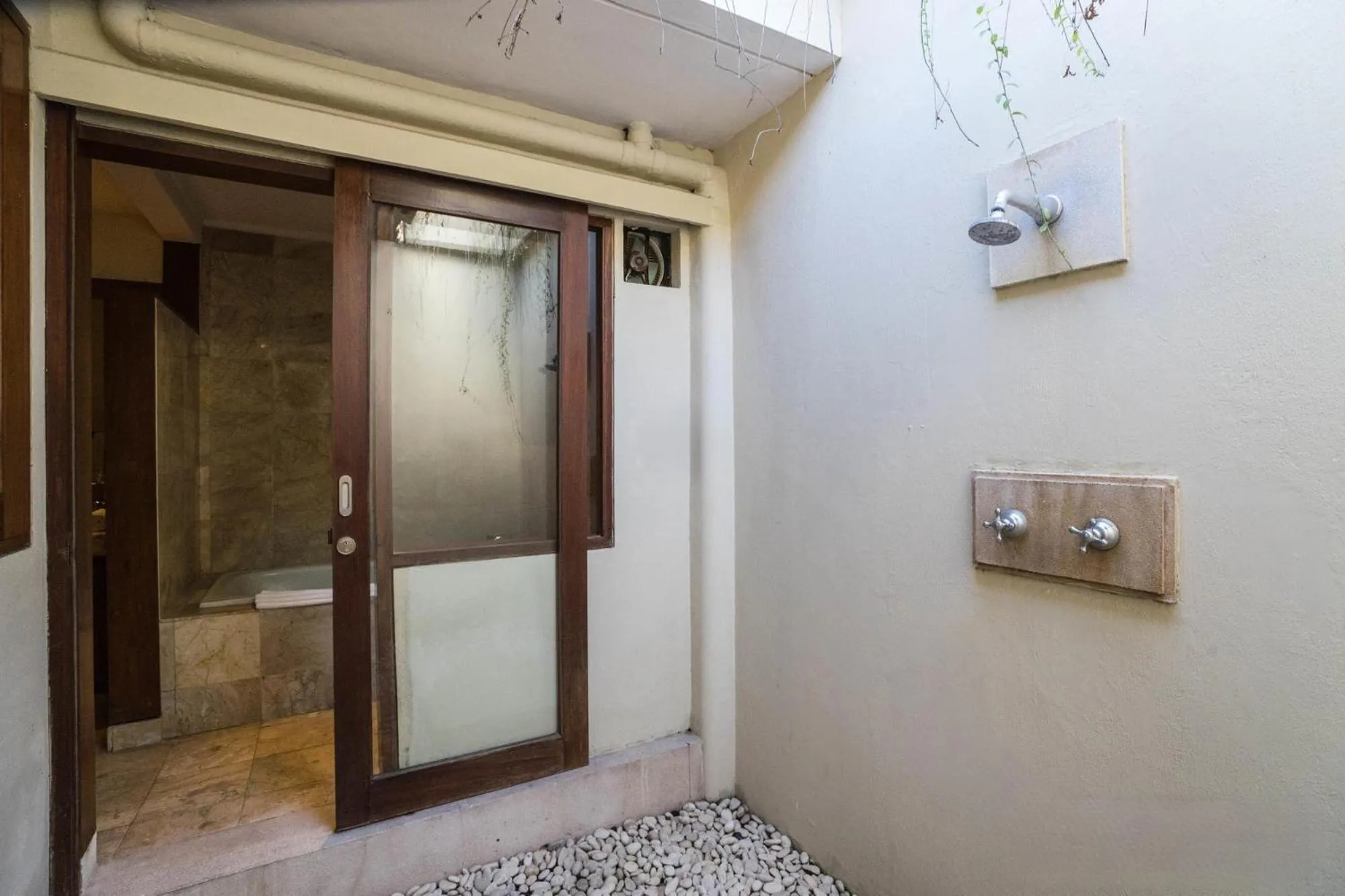 Shower in Villa Diana Bali