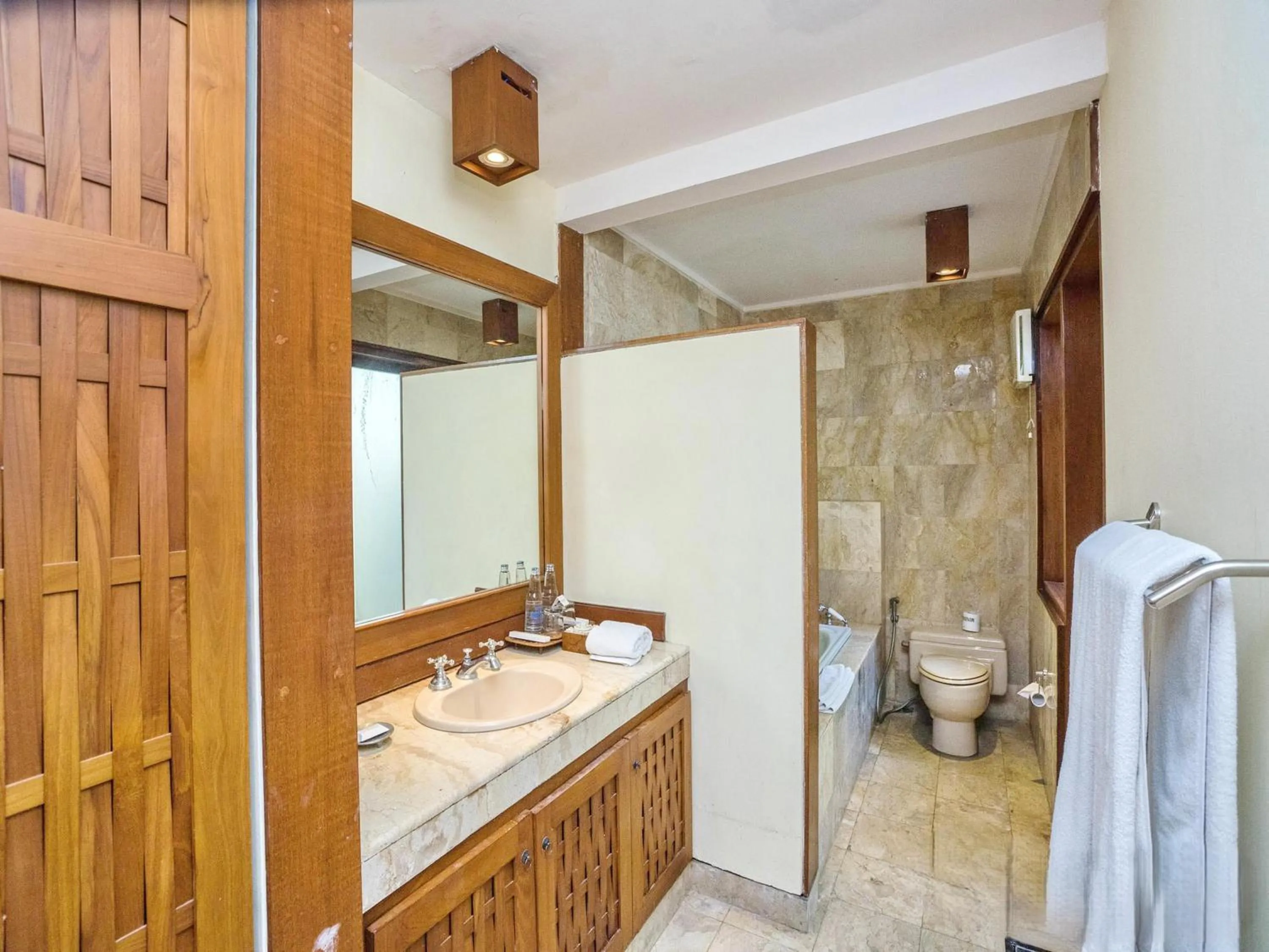 Toilet in Villa Diana Bali