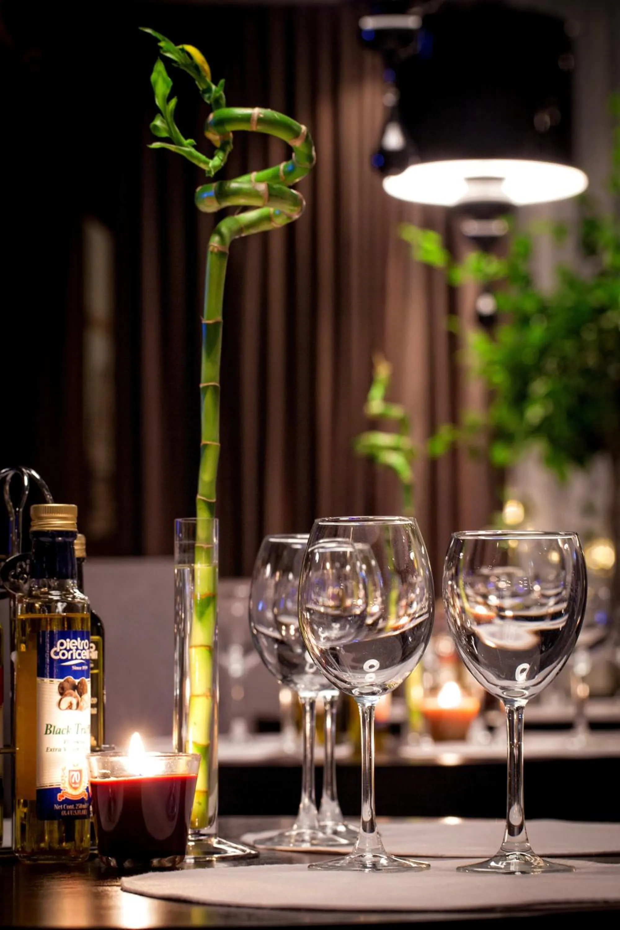 Restaurant/places to eat in Voyage Hotel