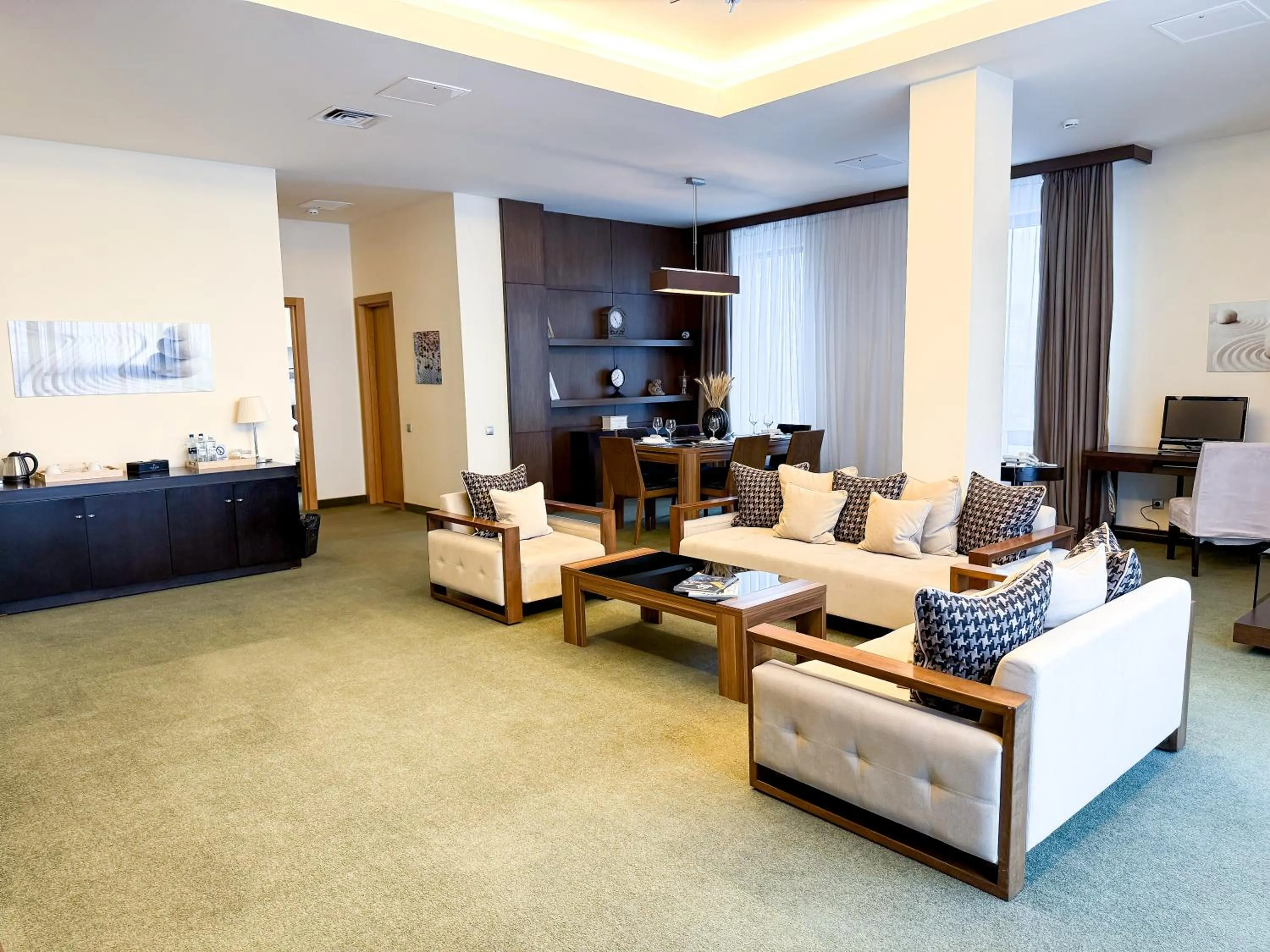Voyage Hotel