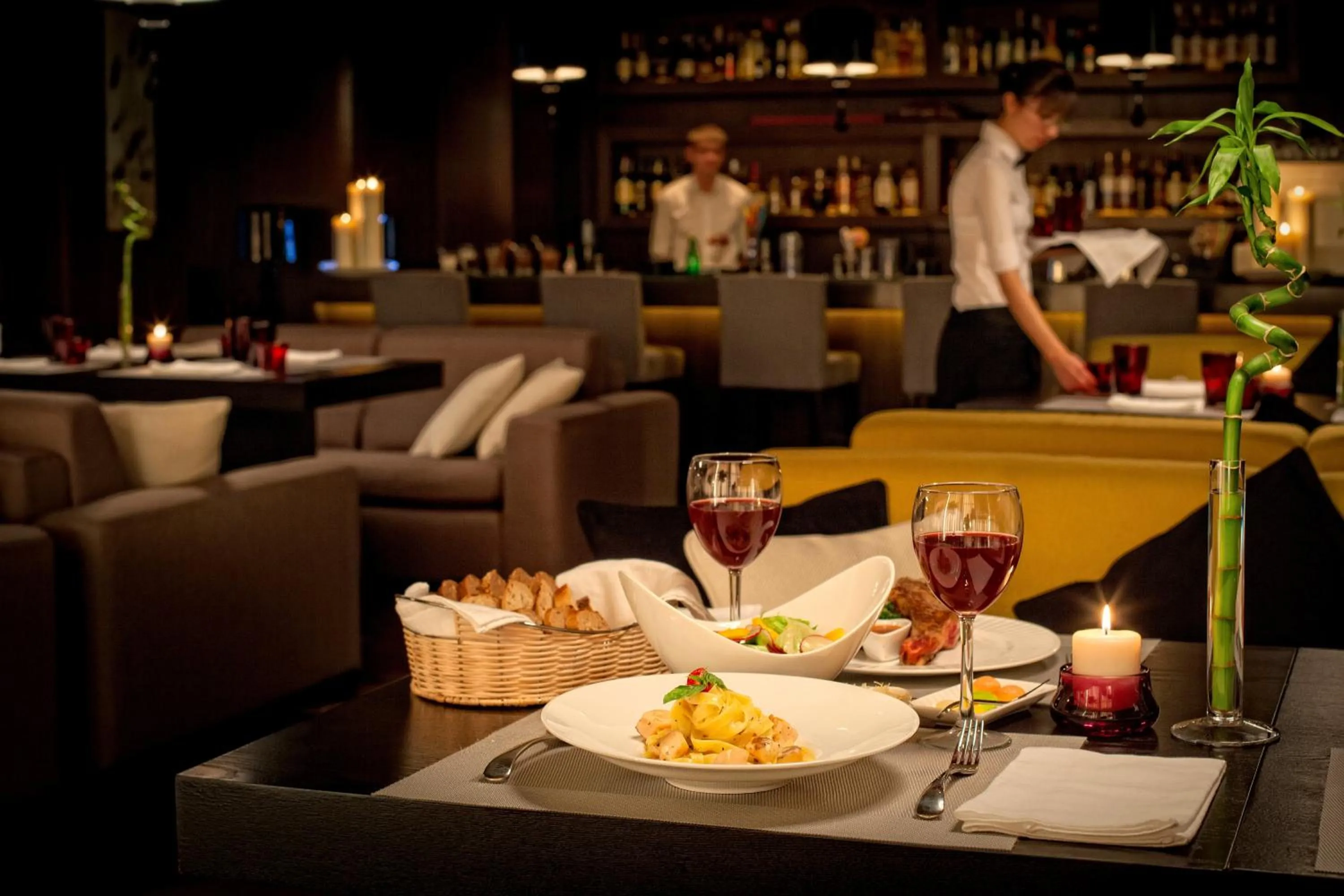 Restaurant/places to eat in Voyage Hotel