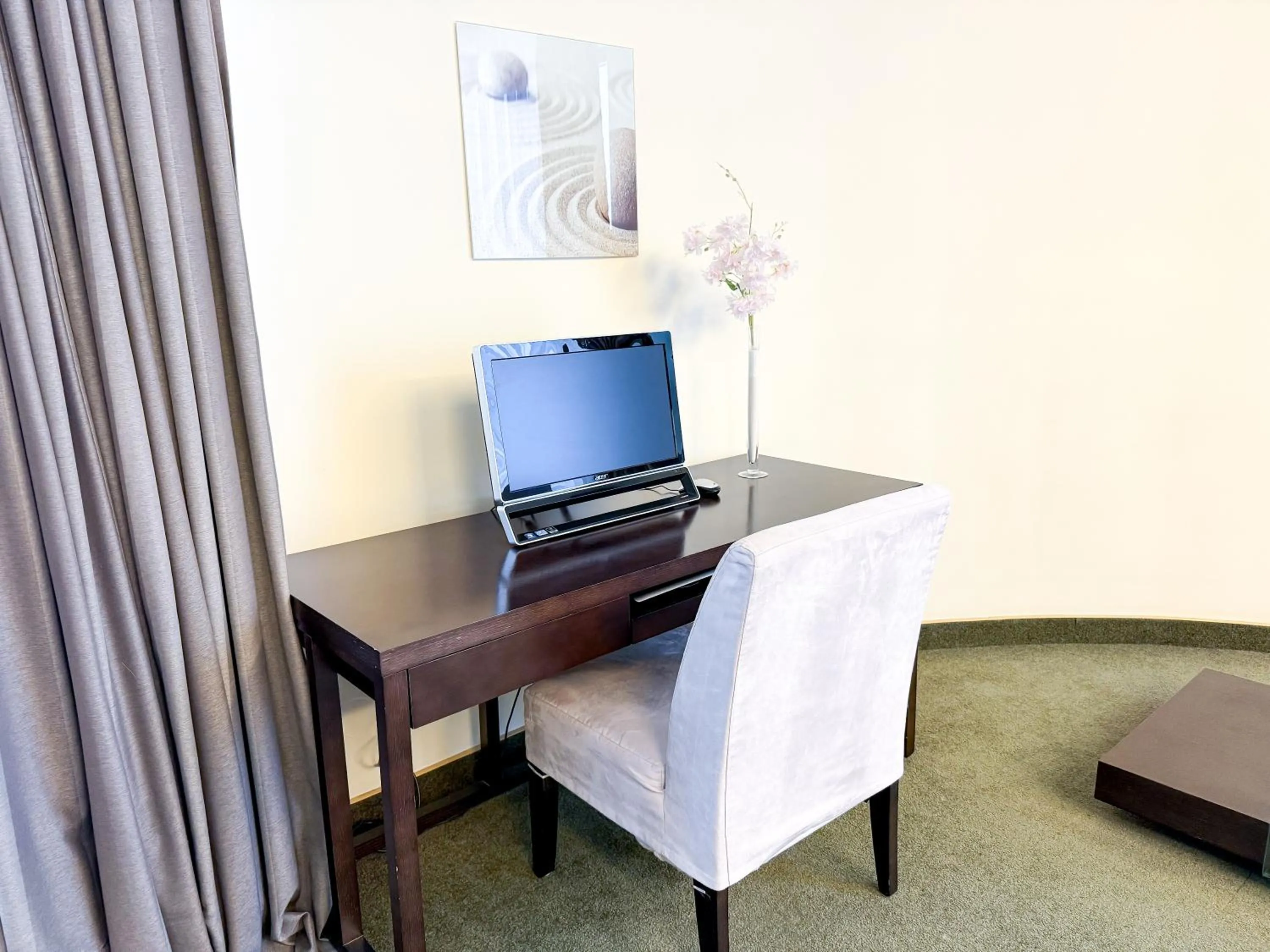 Voyage Hotel