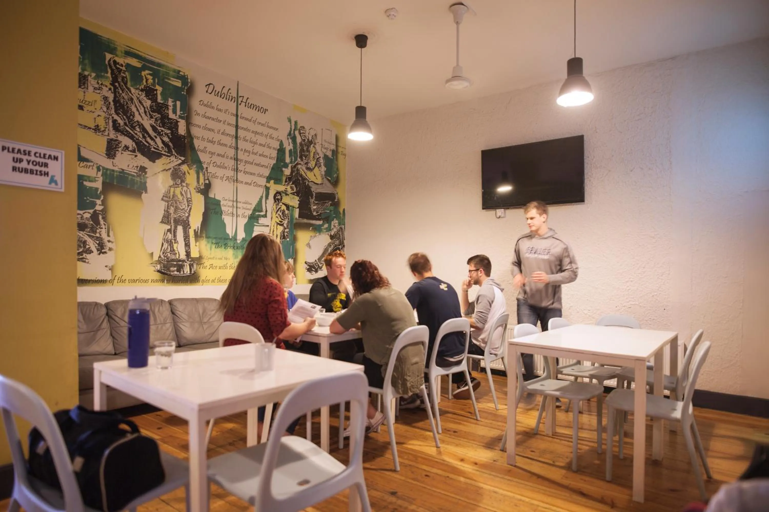 Communal lounge/ TV room in Ashfield Hostel