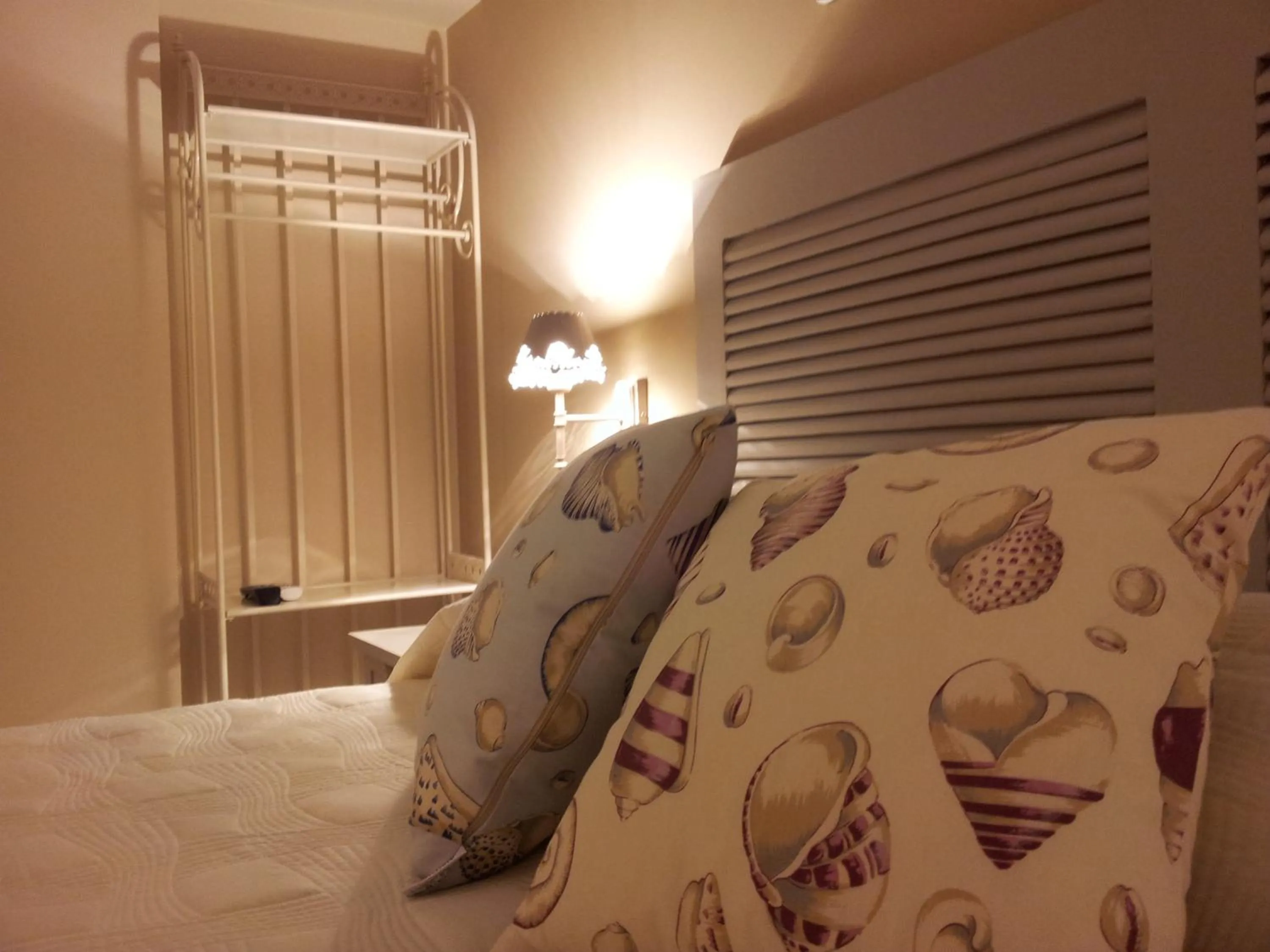 Photo of the whole room, Bed in B&B Torrente Antico