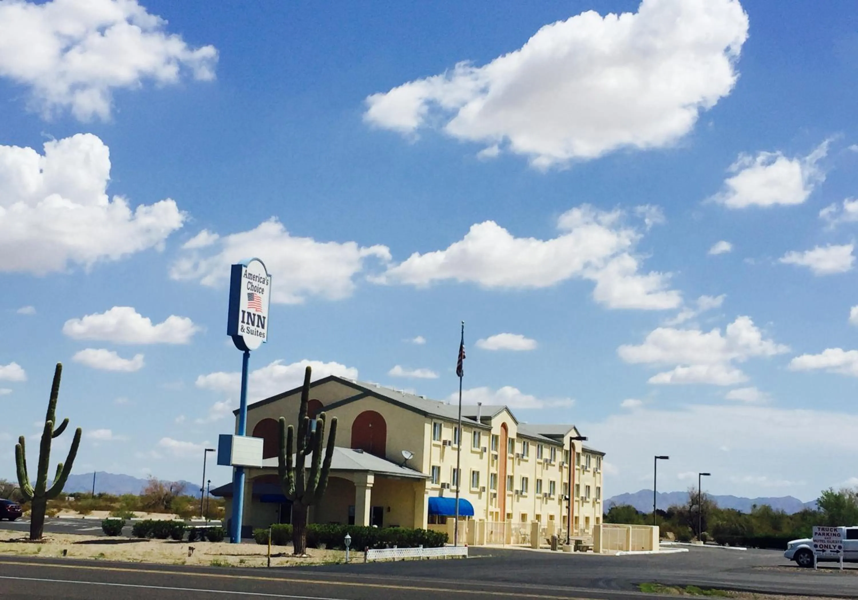 Property building in Americas Choice Inn & Suites