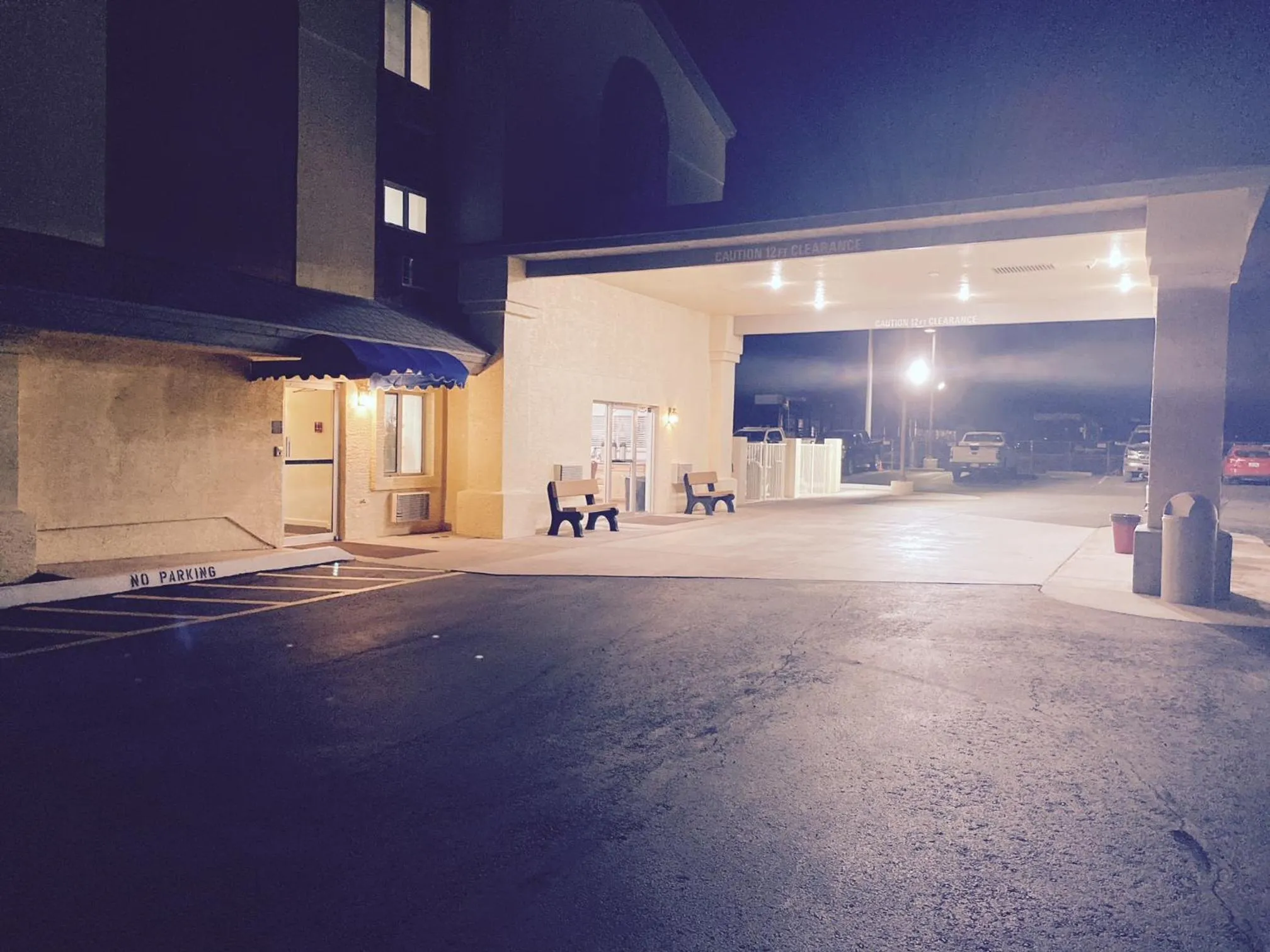 Property building in Americas Choice Inn & Suites