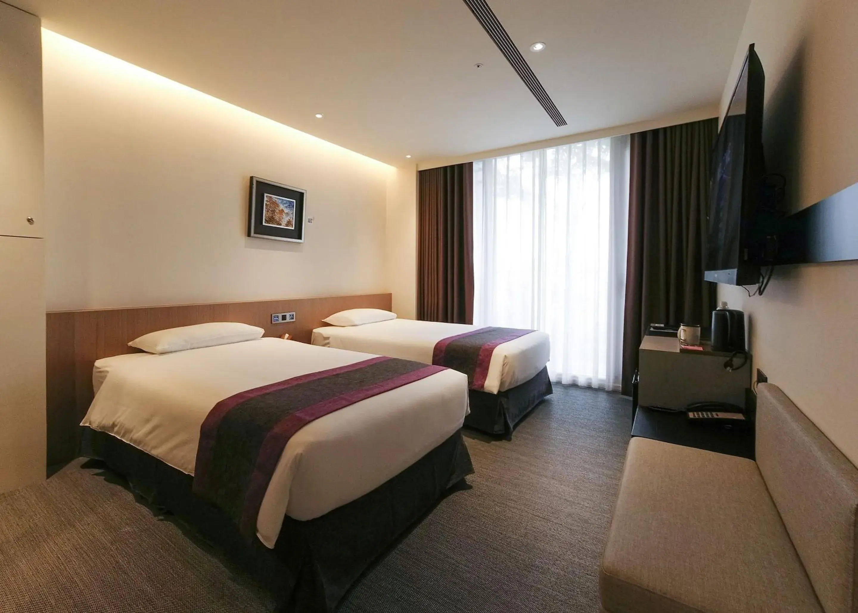 Deluxe Twin Room in Royal Roi Hotel Deluxe Twin Room in Royal Roi Hotel