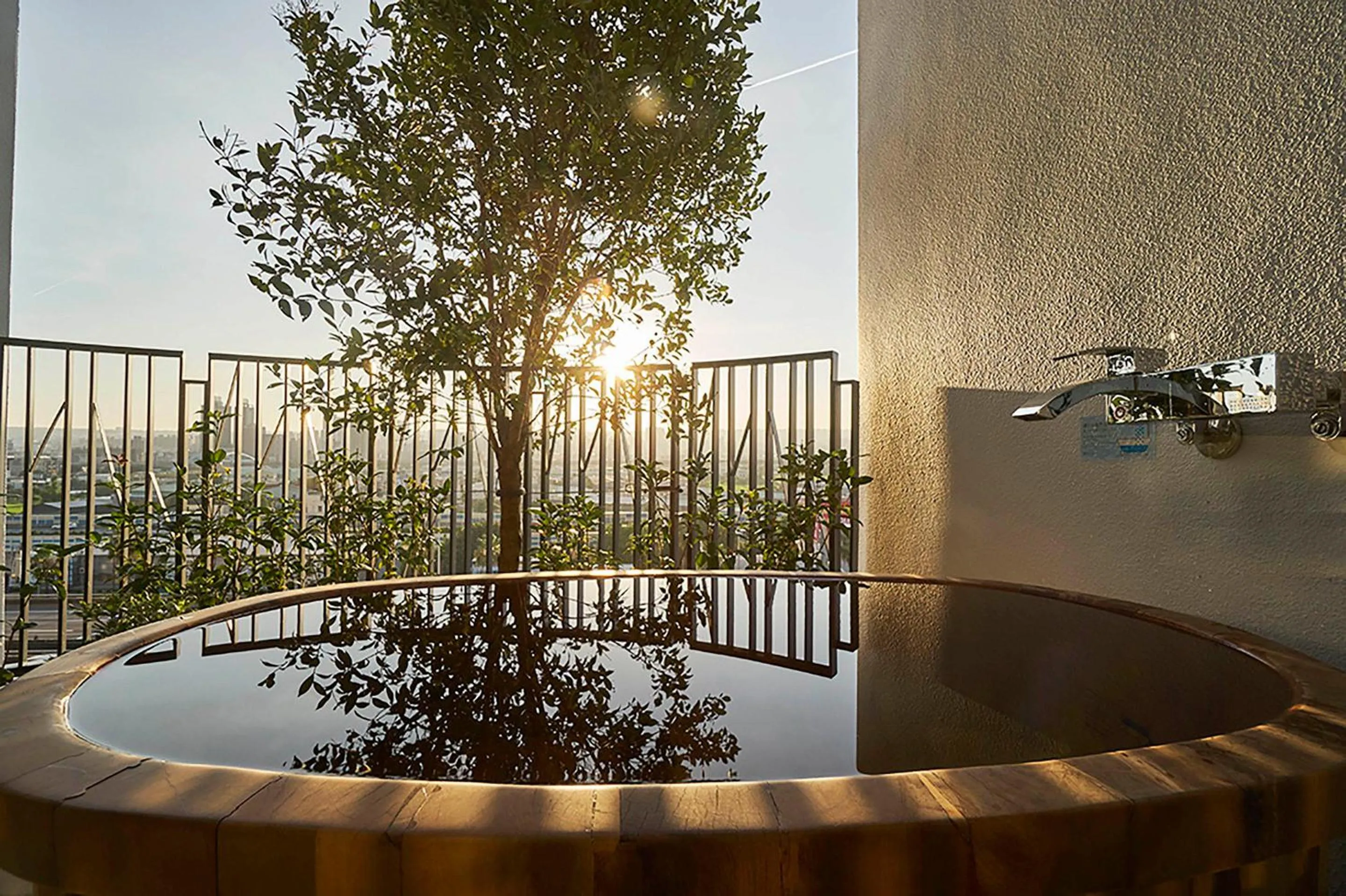 Bath in Royal Roi Hotel