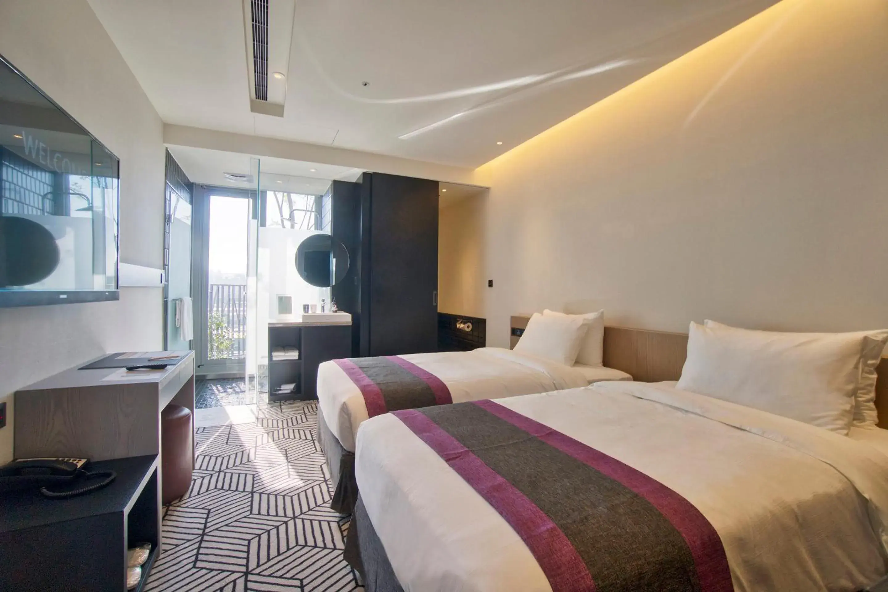 Standard Twin Room in Royal Roi Hotel Standard Twin Room in Royal Roi Hotel