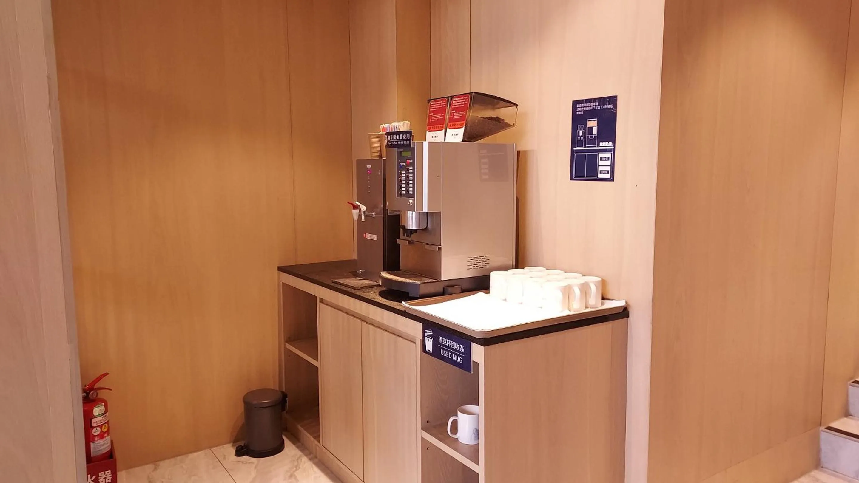 Coffee/tea facilities in Royal Roi Hotel