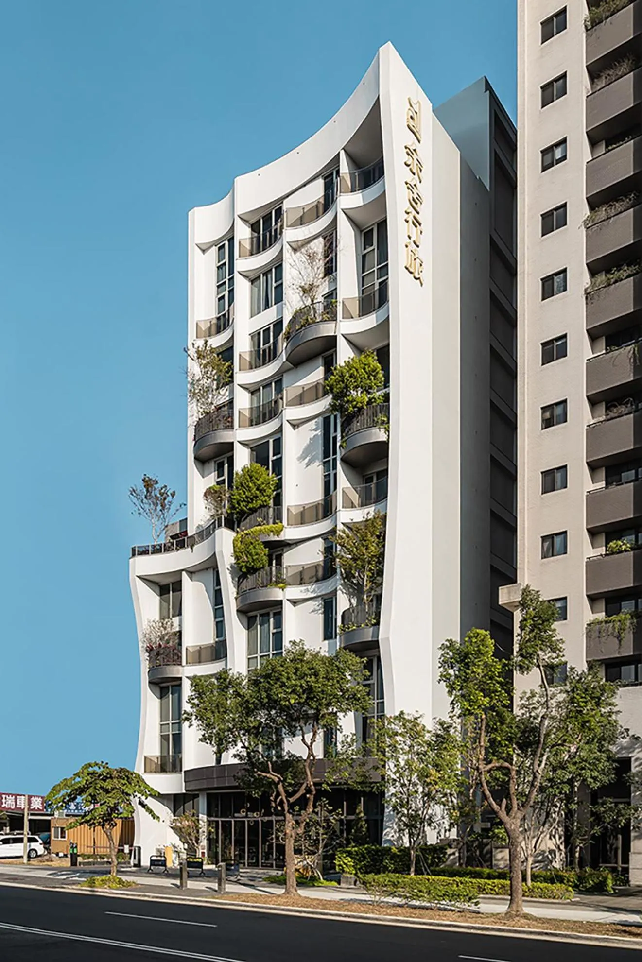 Property building in Royal Roi Hotel