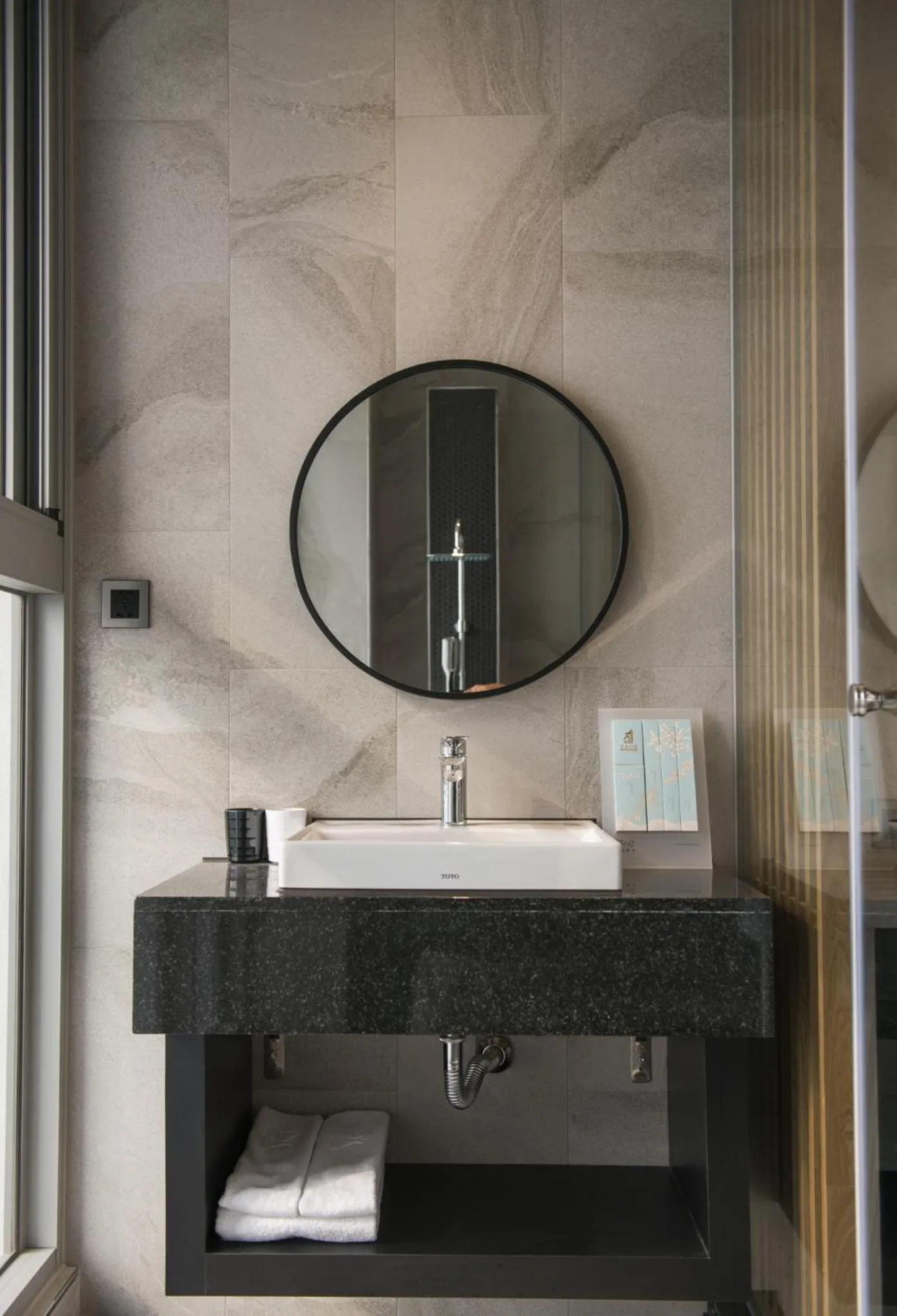 Bathroom in Royal Roi Hotel