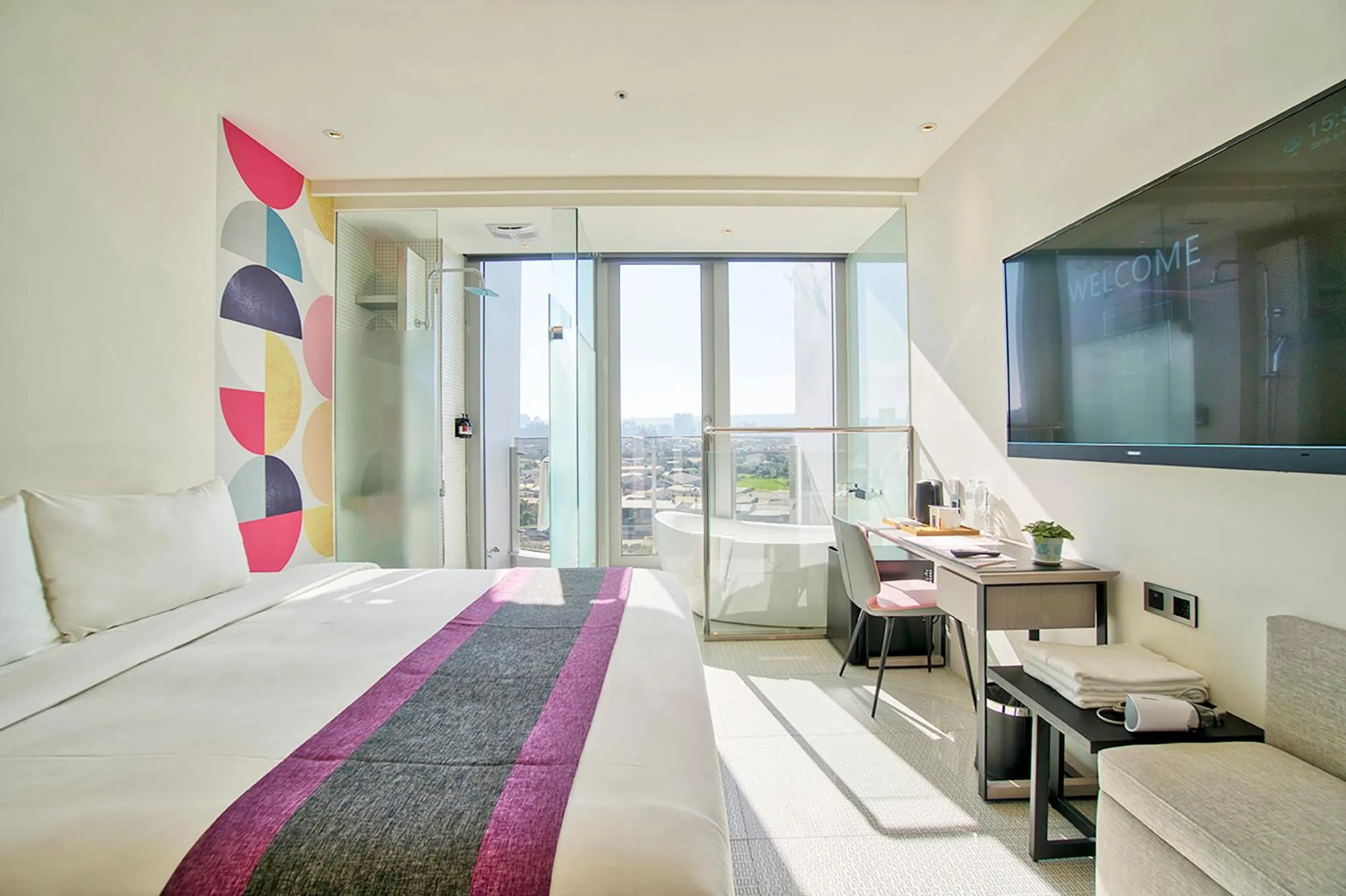 Photo of the whole room, Bed in Royal Roi Hotel