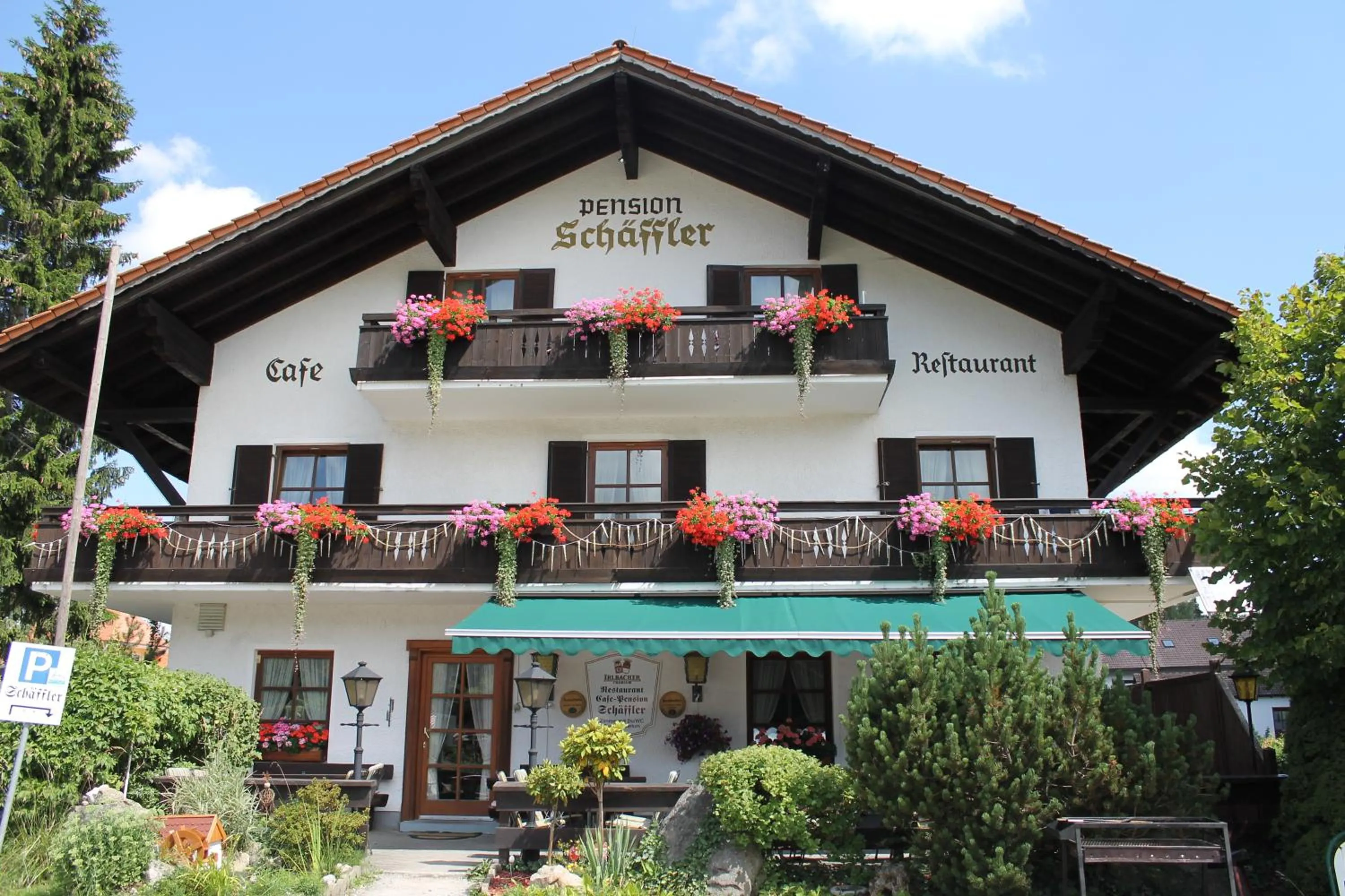 Facade/entrance in Hotel Schäfflerhof