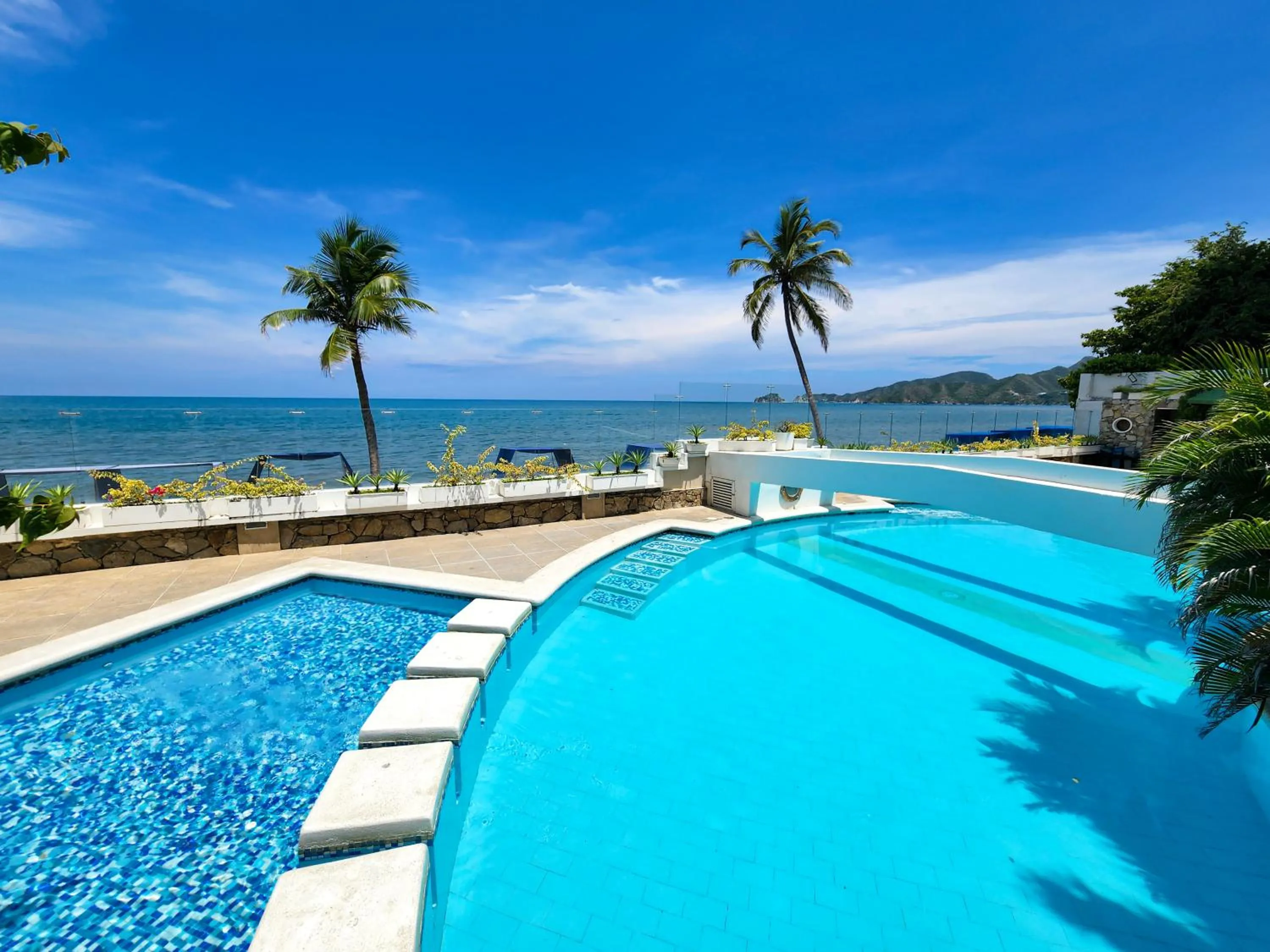 Pool view in Apartamento con acceso directo a la playa - Bedviajes
