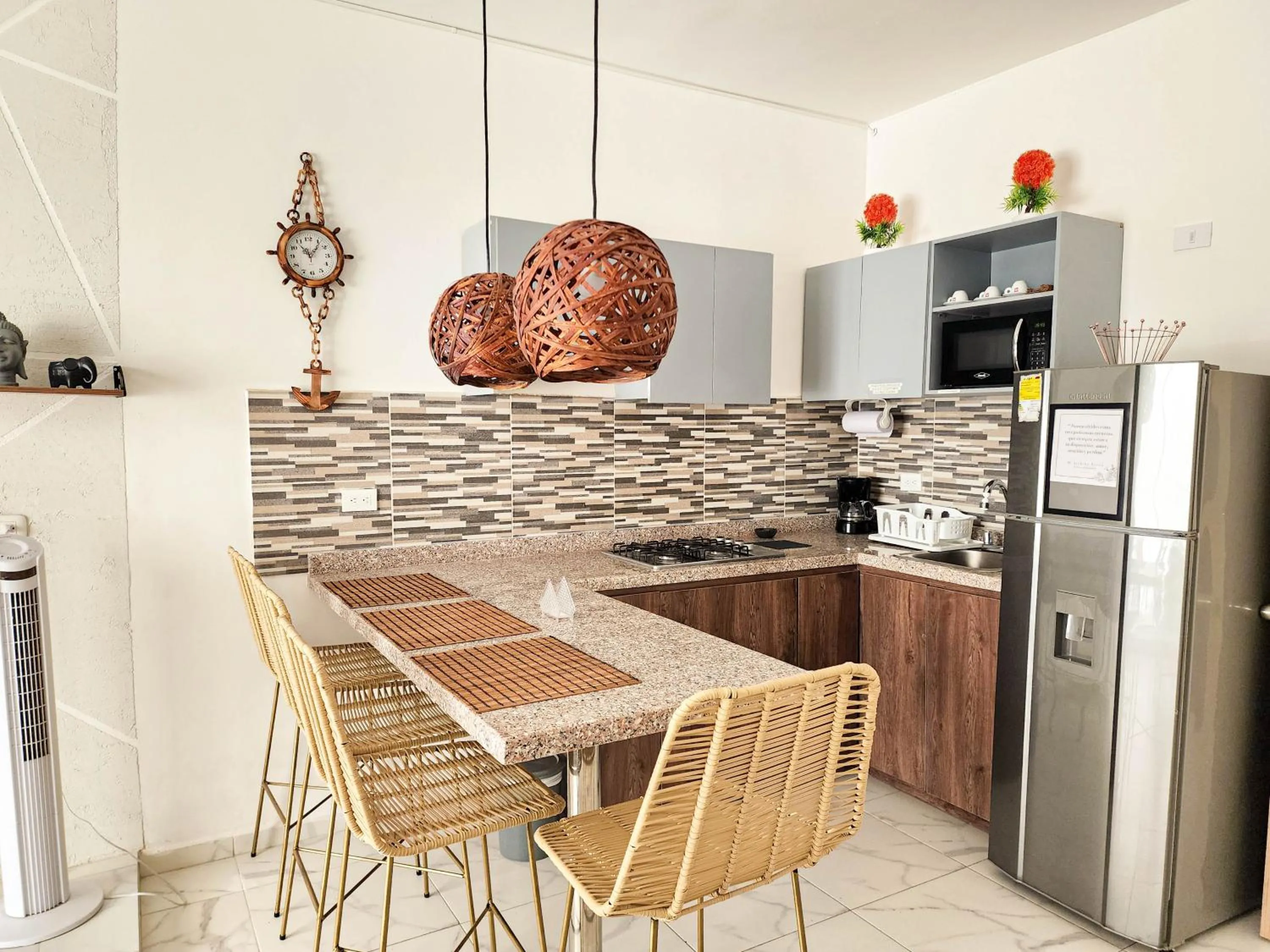 Dining area in Apartamento con acceso directo a la playa - Bedviajes