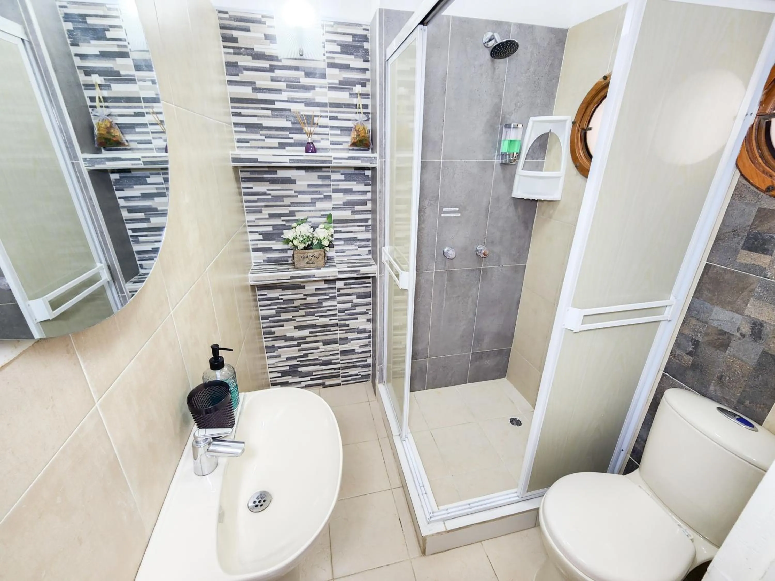 Bathroom in Apartamento con acceso directo a la playa - Bedviajes