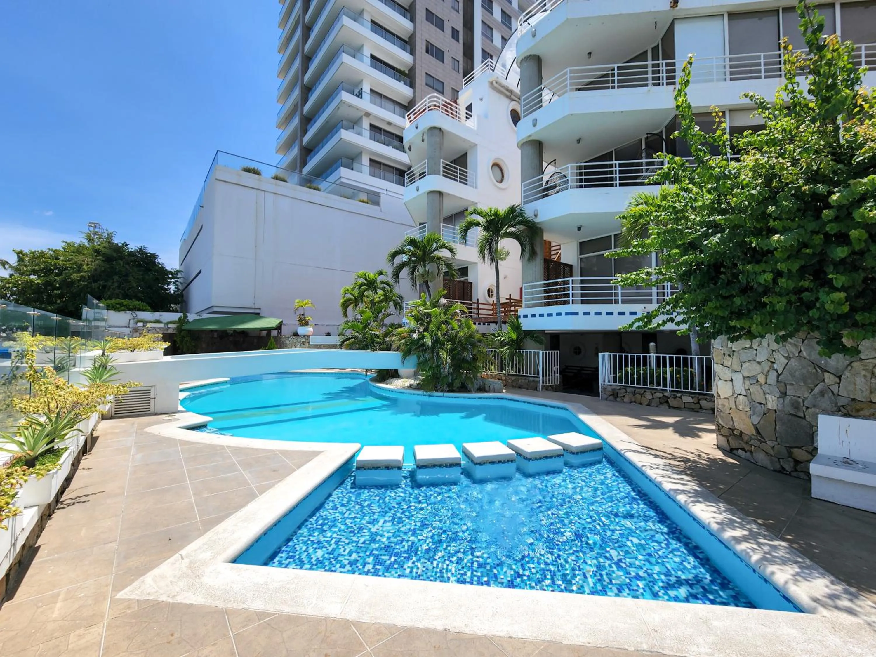 Property building in Apartamento con acceso directo a la playa - Bedviajes