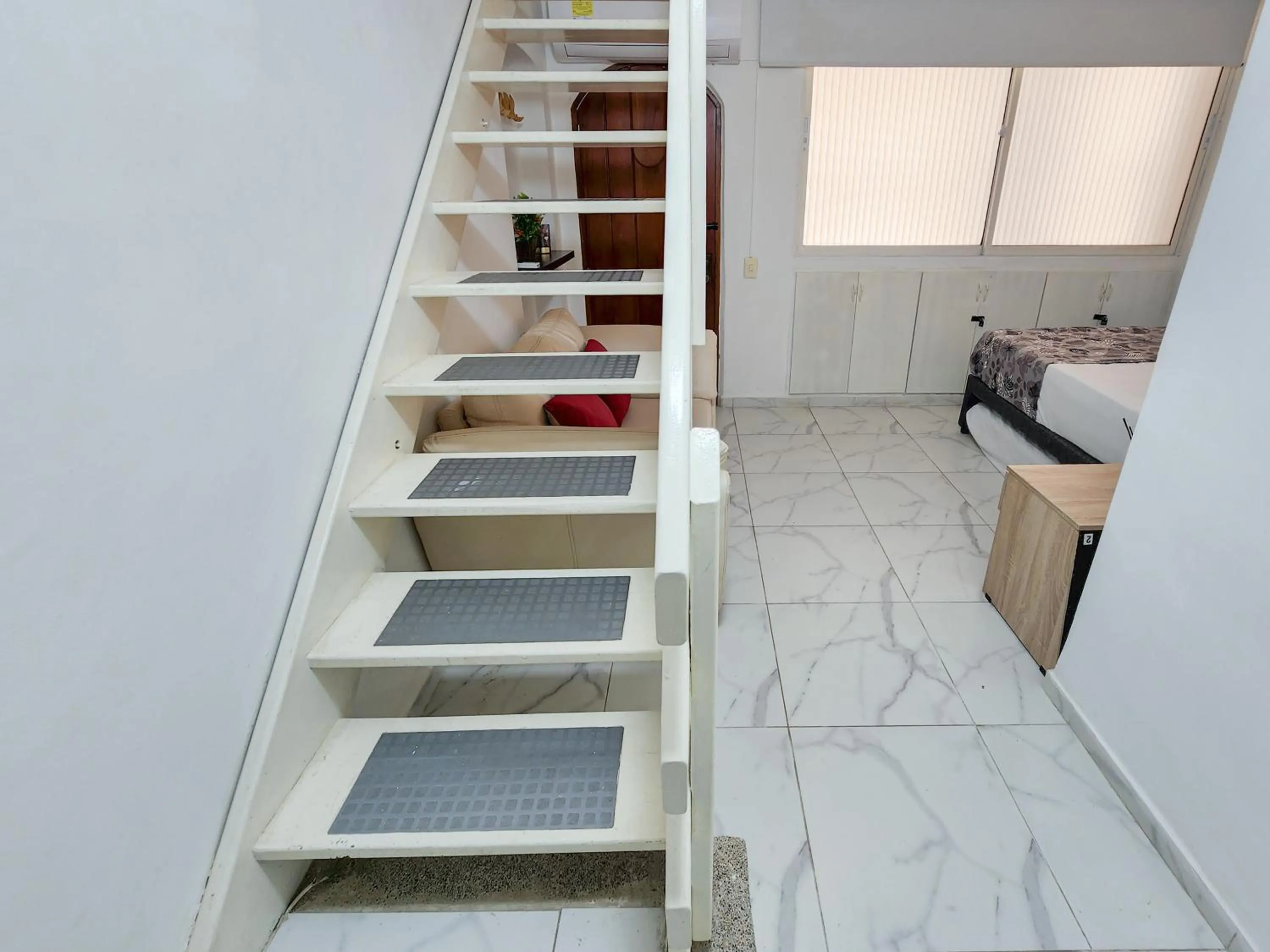 Photo of the whole room in Apartamento con acceso directo a la playa - Bedviajes