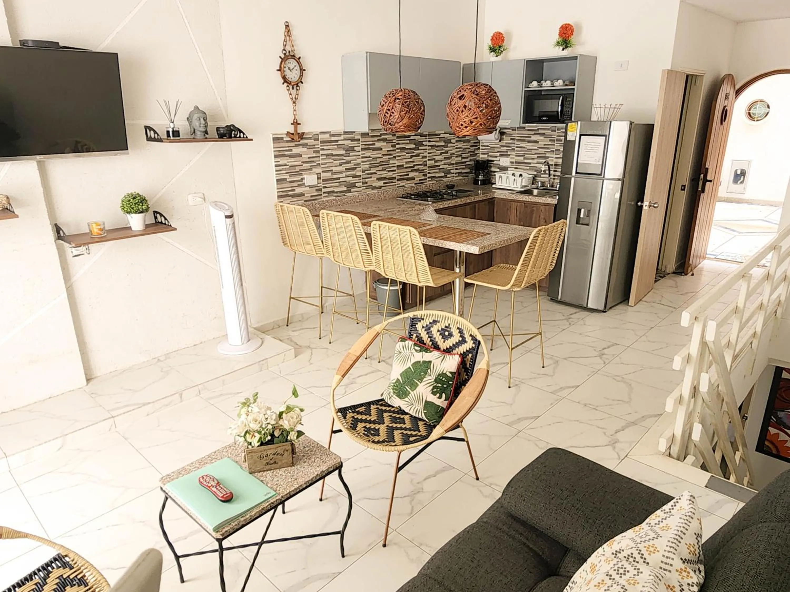 Dining area in Apartamento con acceso directo a la playa - Bedviajes