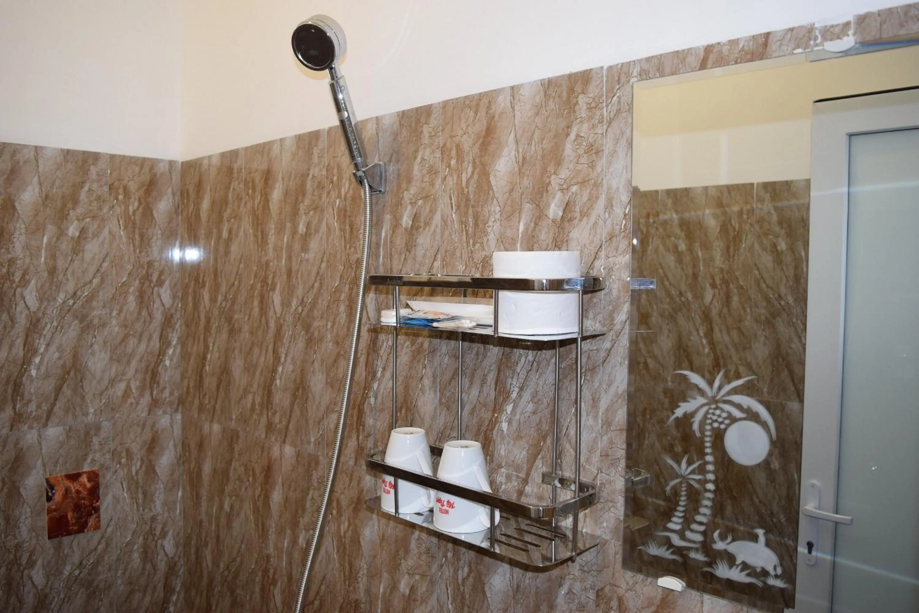 Shower in KHÁCH SẠN MỸ NGỌC