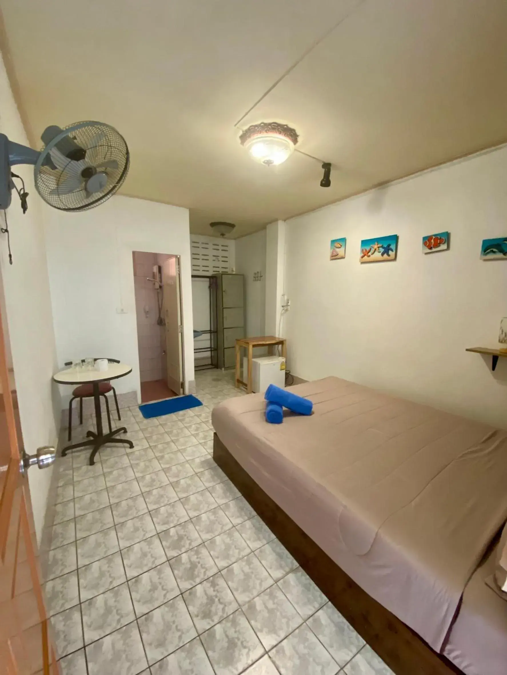 Standard Double Room with Fan in Plaza Huahin Standard Double Room with Fan in Plaza Huahin