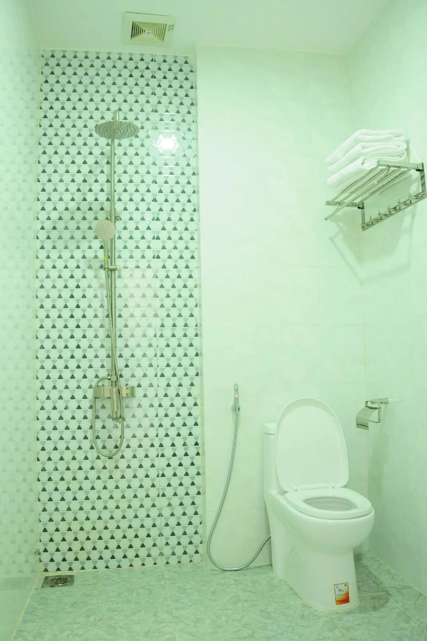Shower in SEASIDE HOTEL