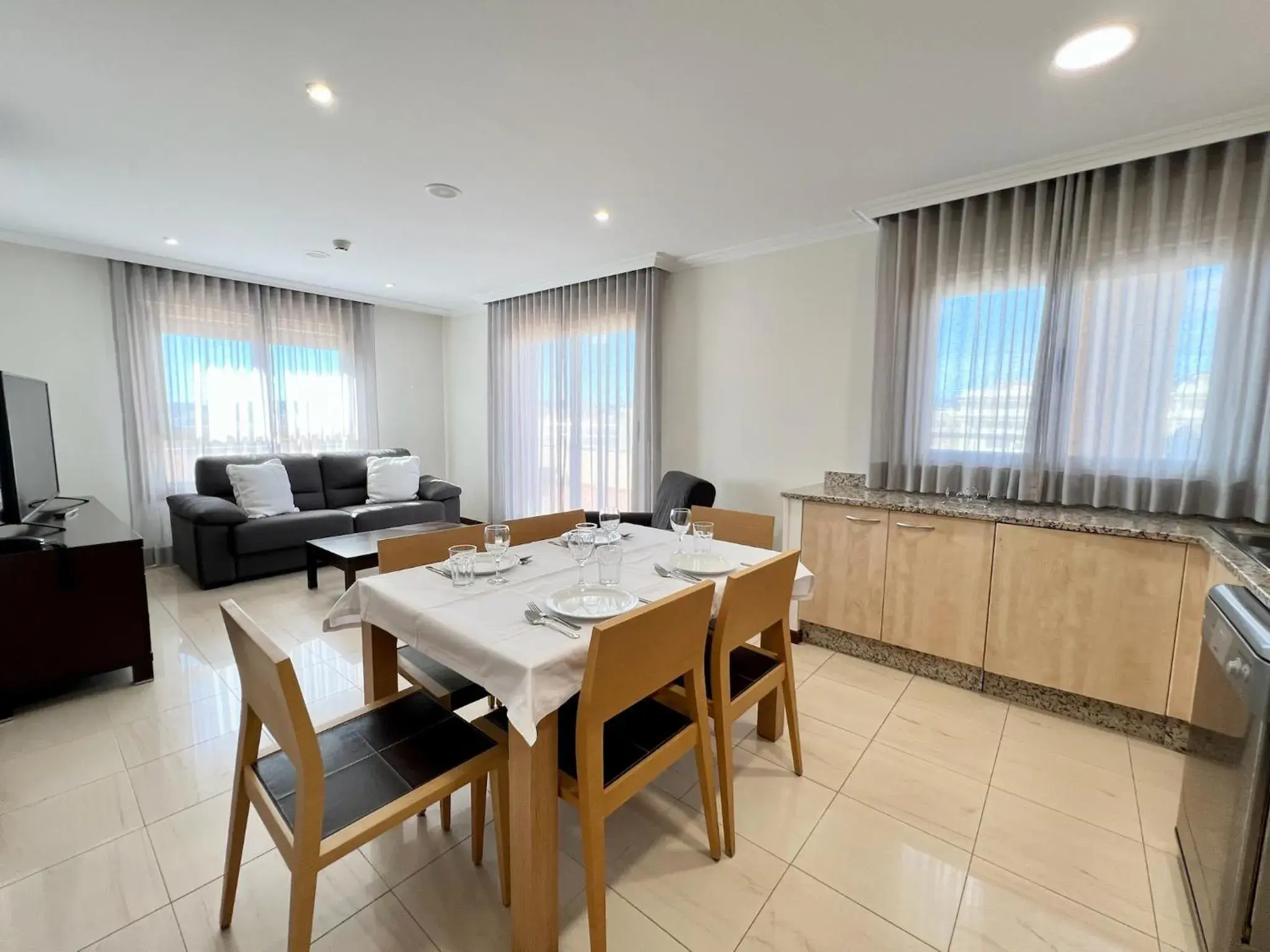 TV and multimedia in Apartamentos Mediterráneo Real TV and multimedia in Apartamentos Mediterráneo Real