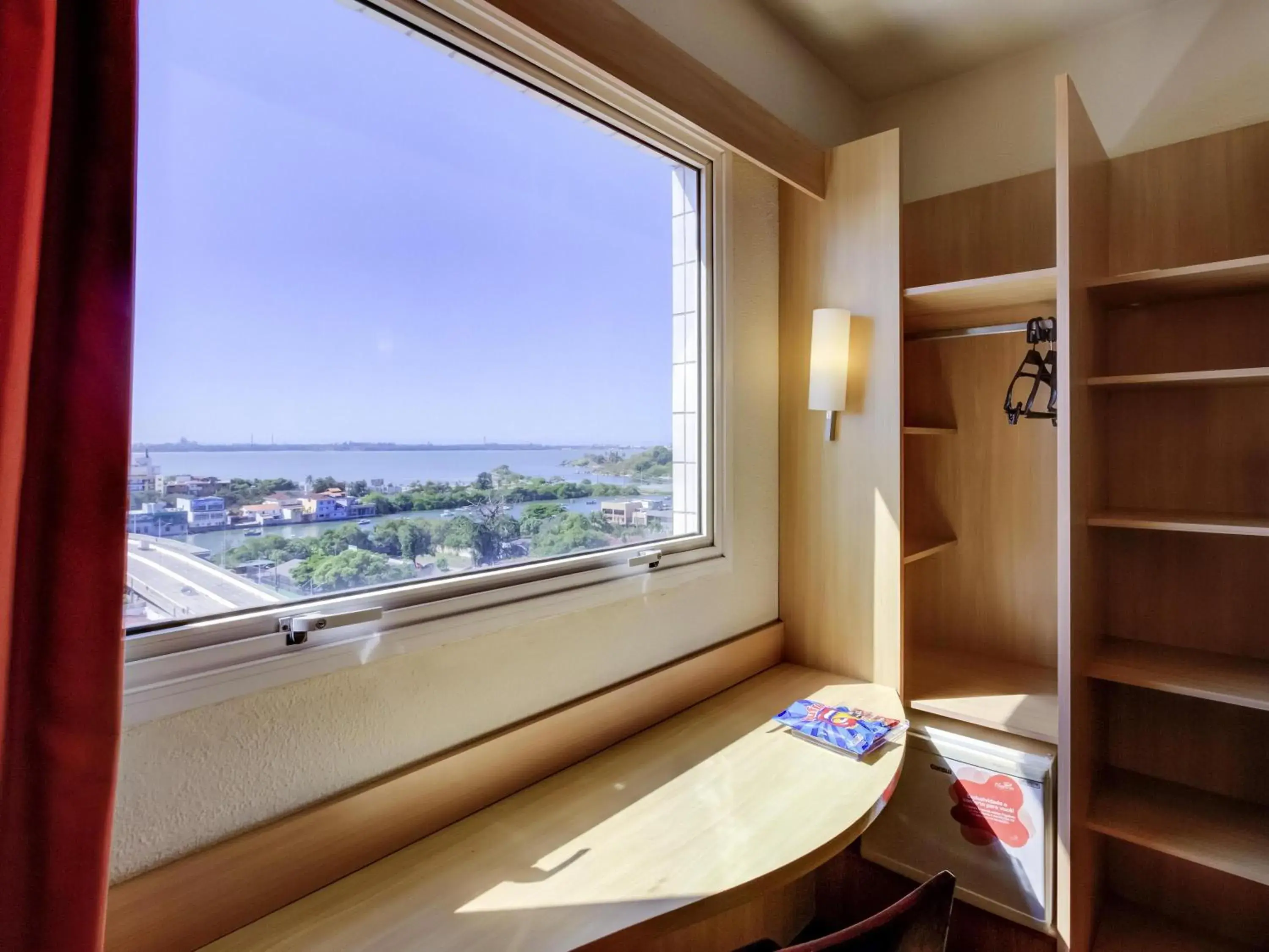 Property building in ibis Vitoria Praia do Canto Property building in ibis Vitoria Praia do Canto