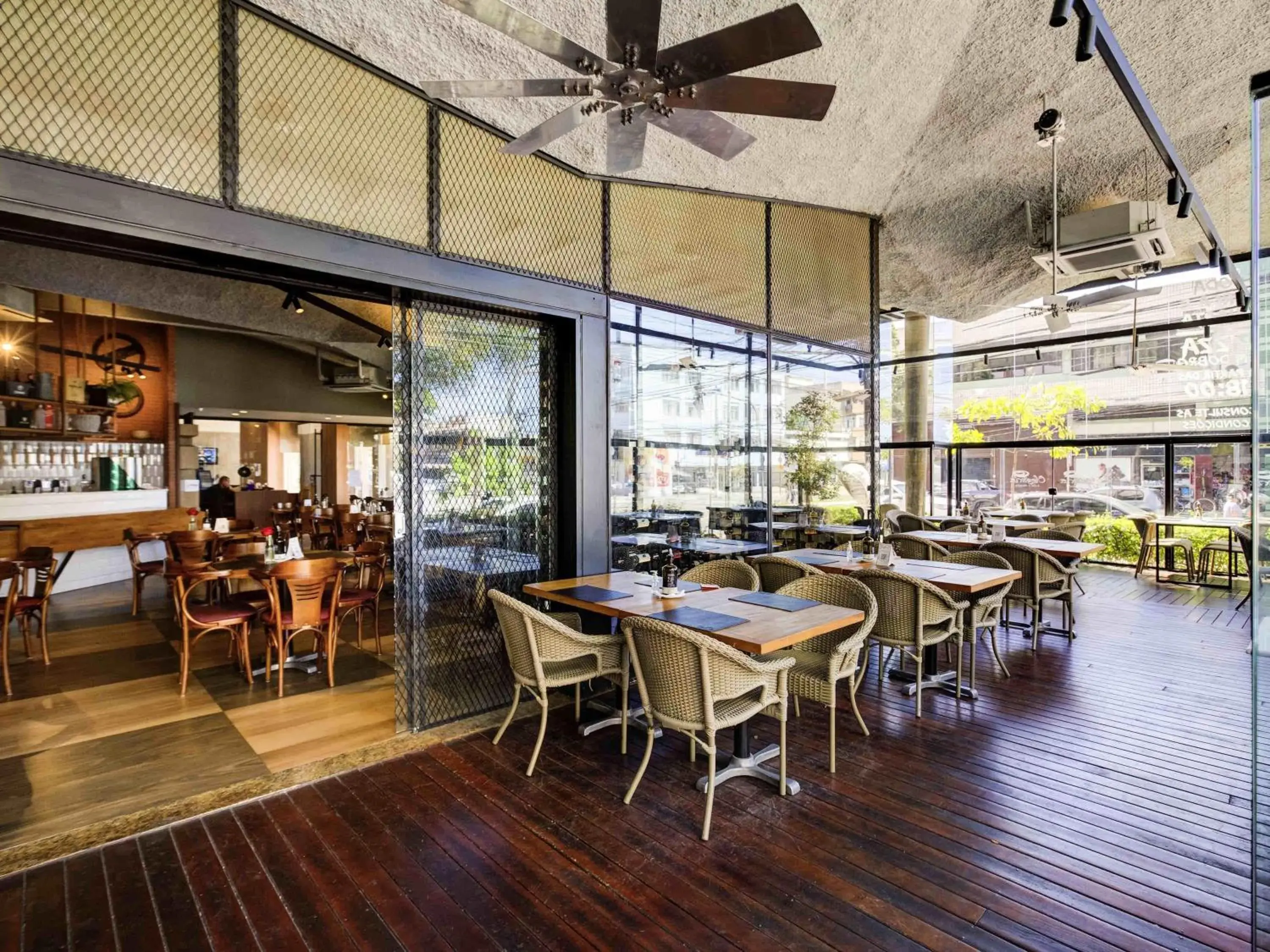 Restaurant/places to eat in ibis Vitoria Praia do Canto Restaurant/places to eat in ibis Vitoria Praia do Canto