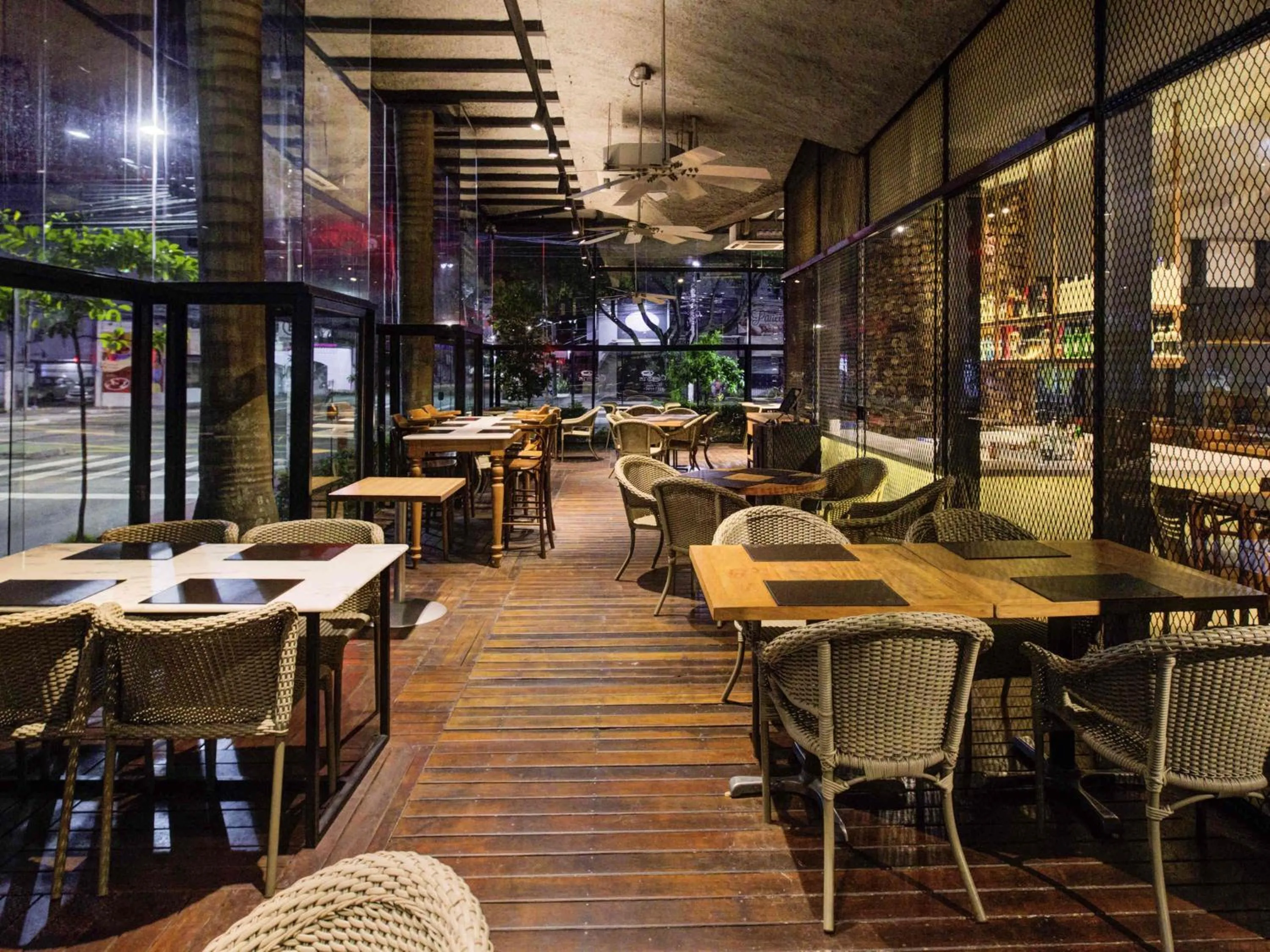 Restaurant/places to eat in ibis Vitoria Praia do Canto