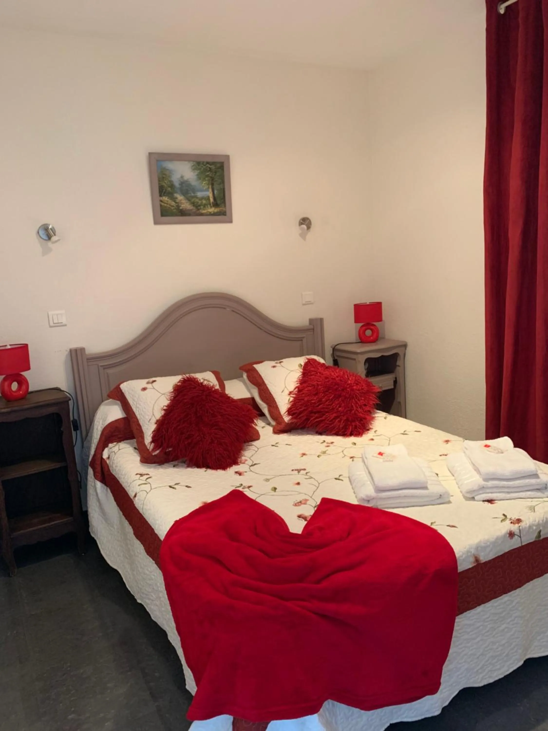 Bed in Appart'Hôtel Les Rochers