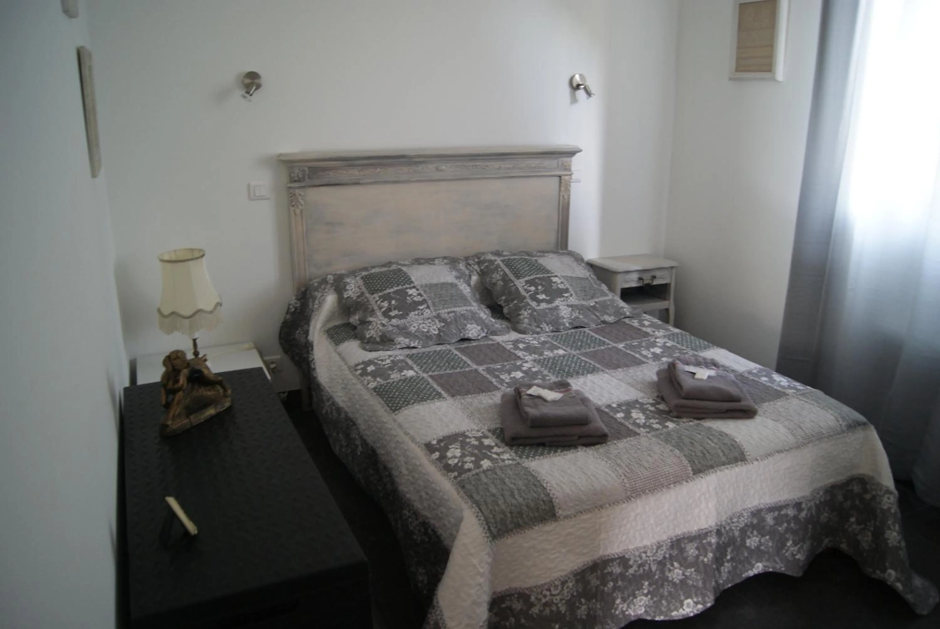 Bed in Appart'Hôtel Les Rochers
