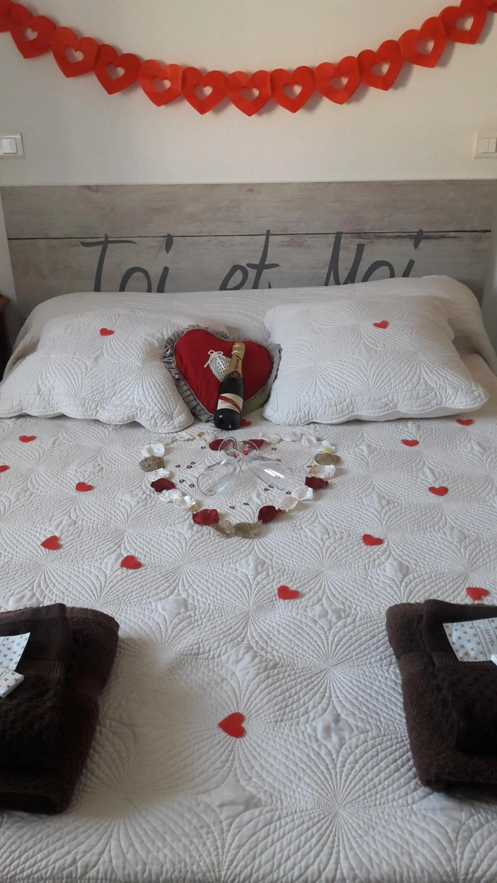 People, Bed in Appart'Hôtel Les Rochers