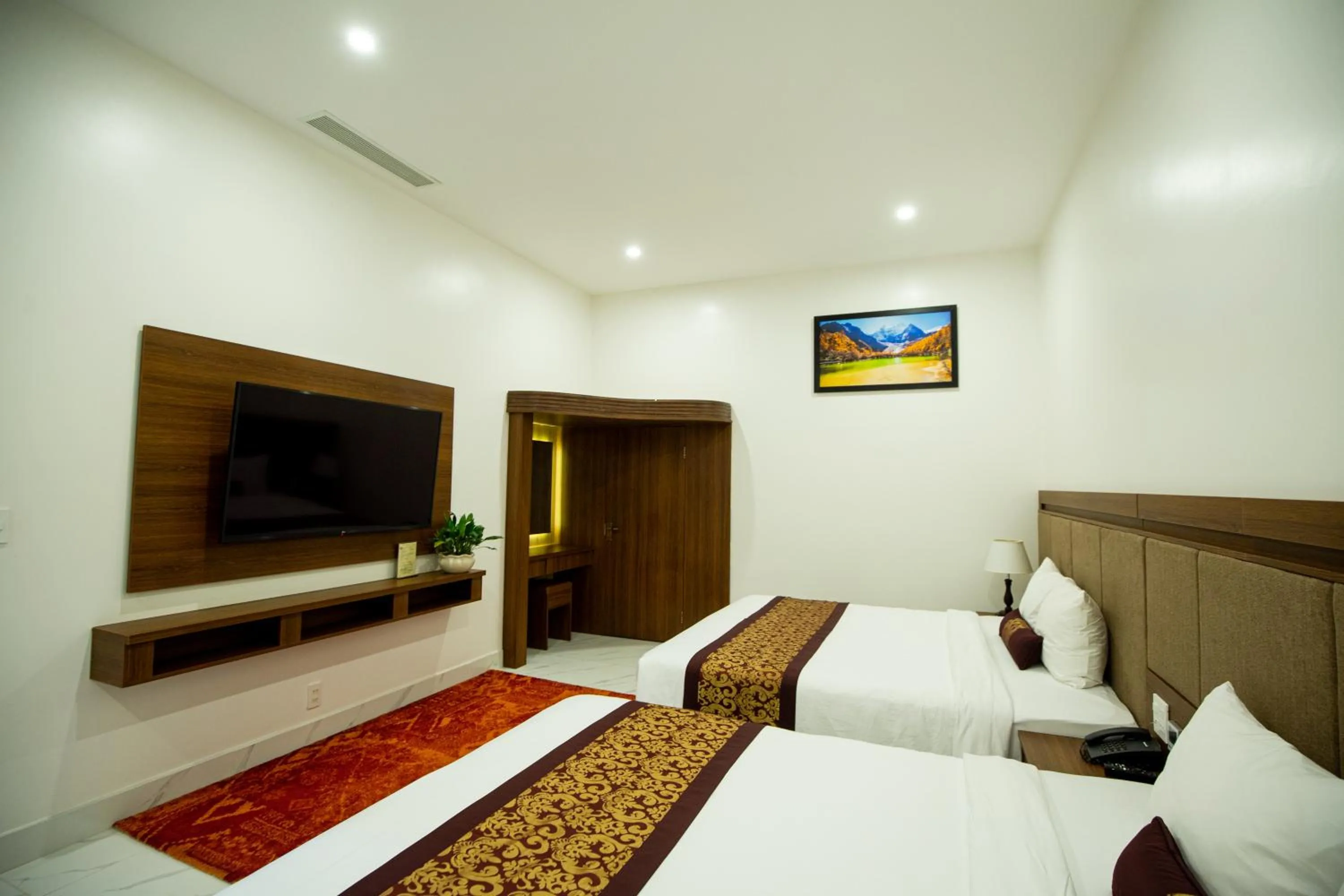 Bedroom, Bed in Nhat Quang Hotel