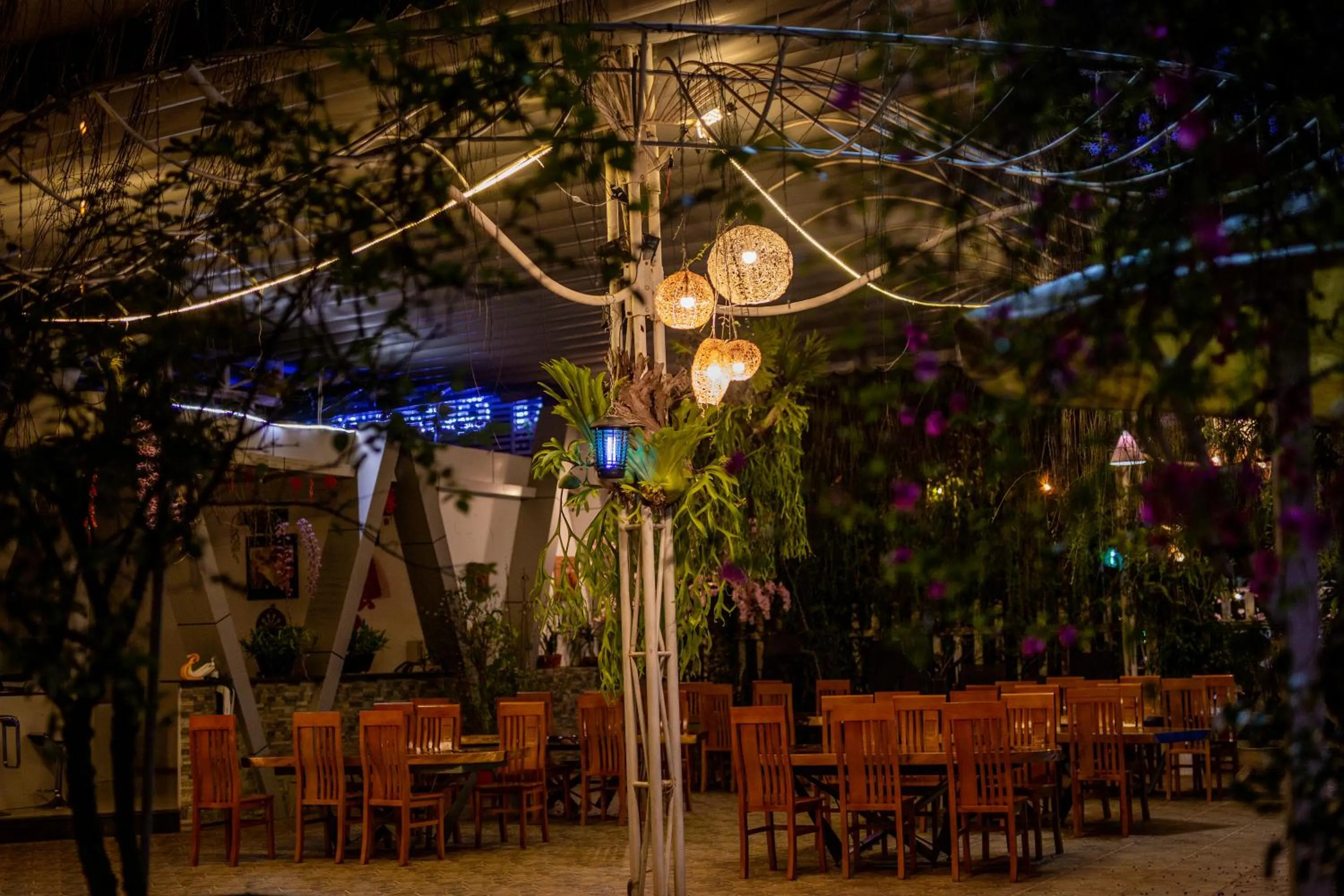 Restaurant/places to eat in Nhat Quang Hotel