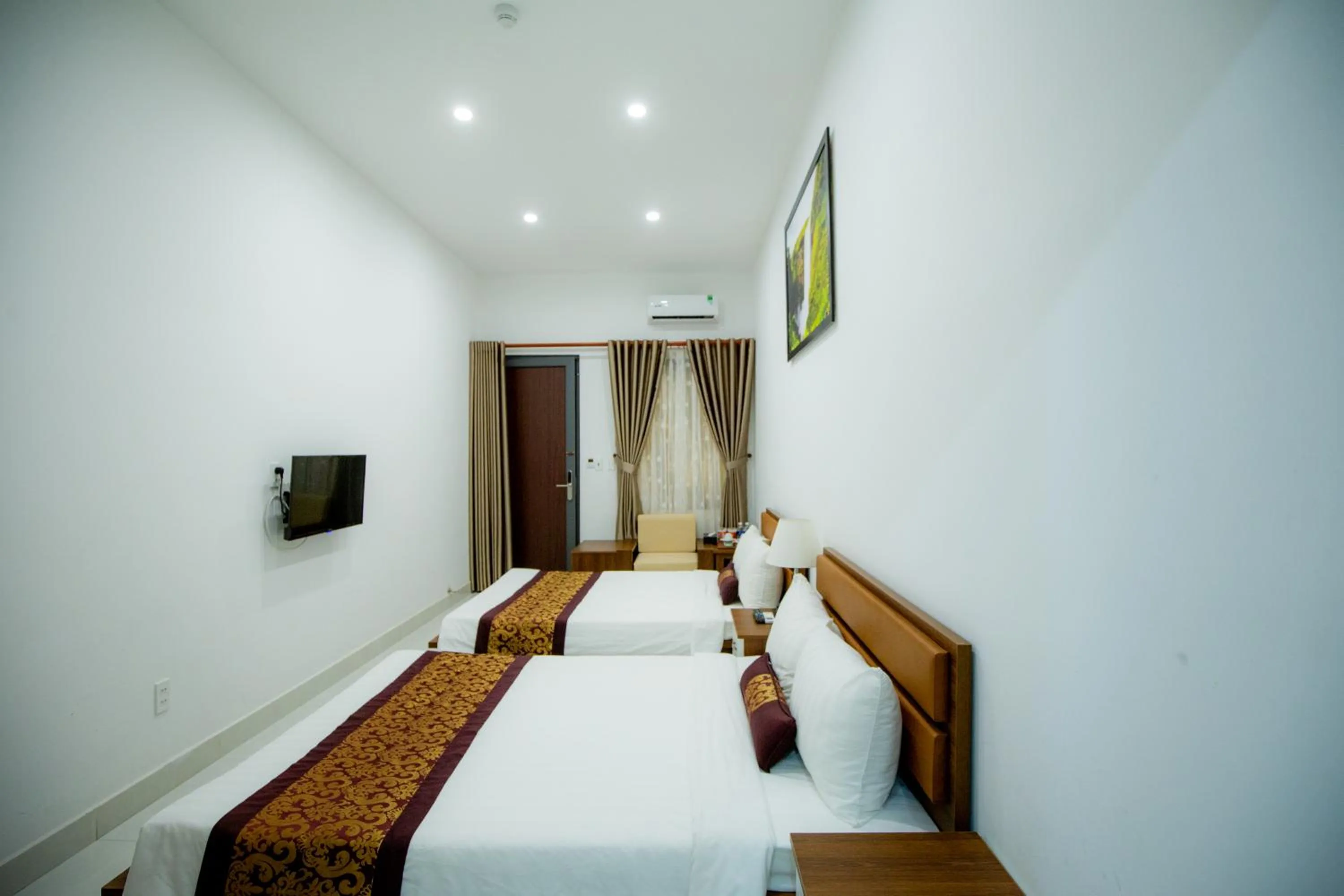 Bedroom, Bed in Nhat Quang Hotel