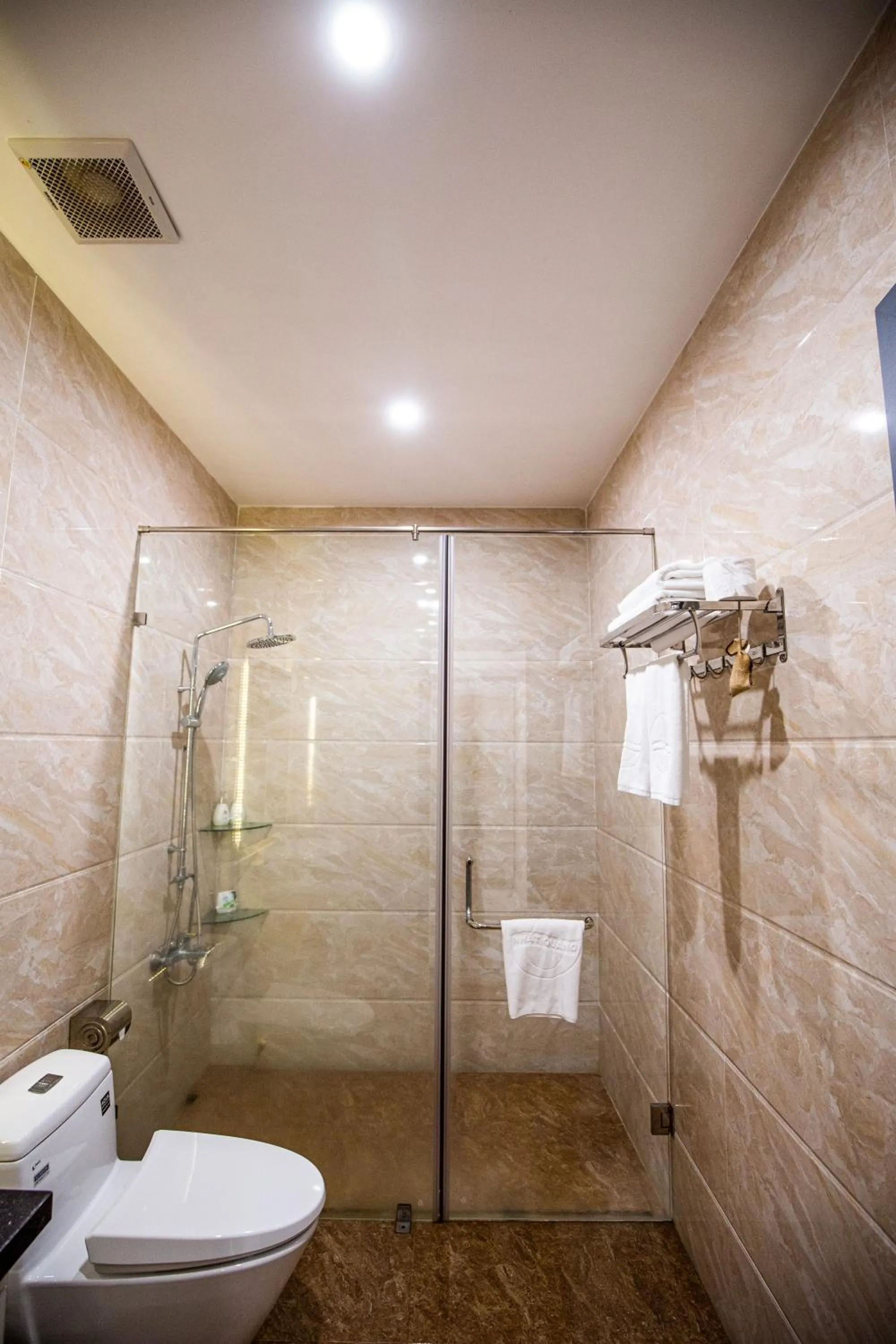 Shower in Nhat Quang Hotel