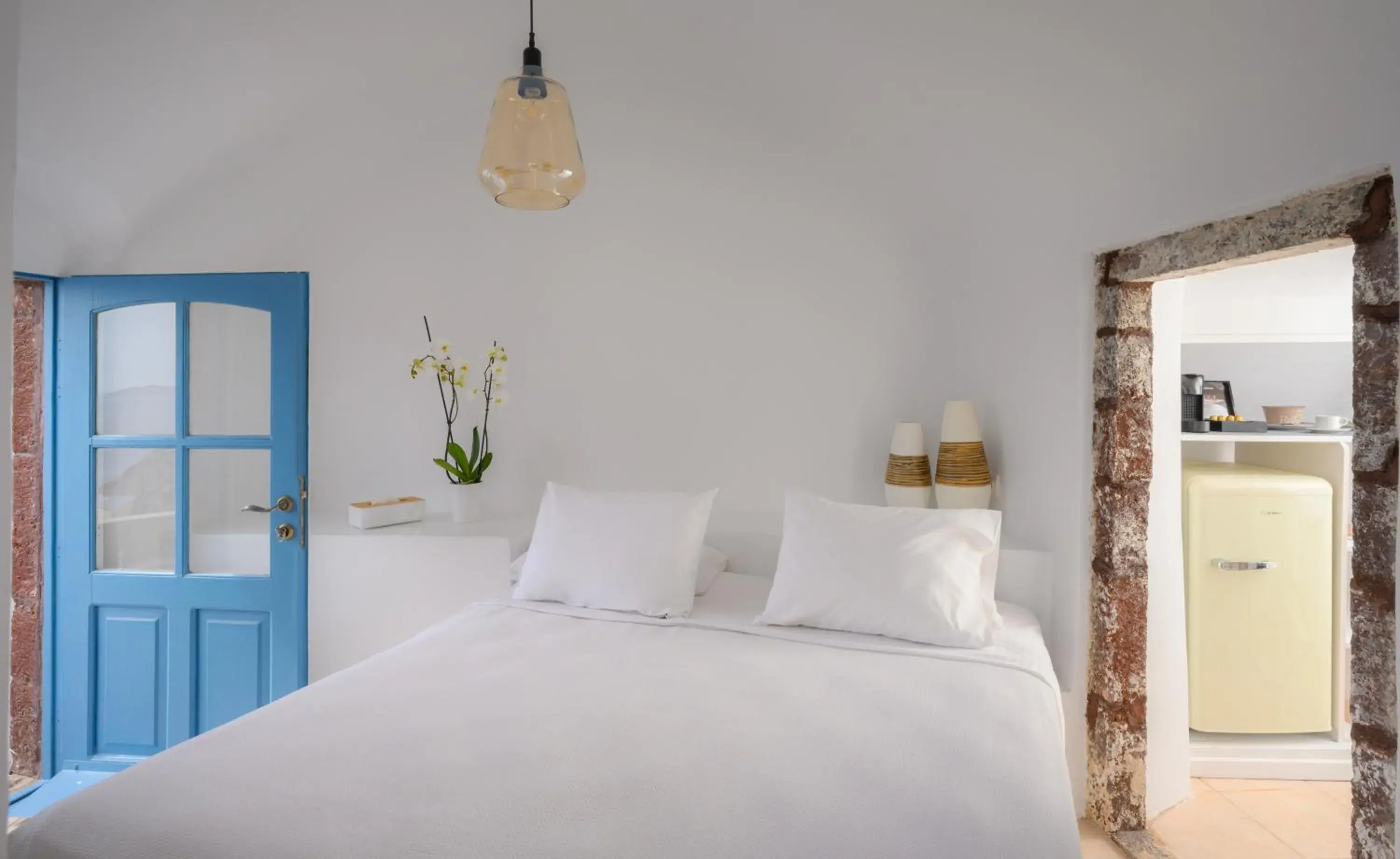 HONEYMOON VILLA WITH HOT JETTED TUB & SUNSET VIEW in Nano Oia Villas HONEYMOON VILLA WITH HOT JETTED TUB & SUNSET VIEW in Nano Oia Villas