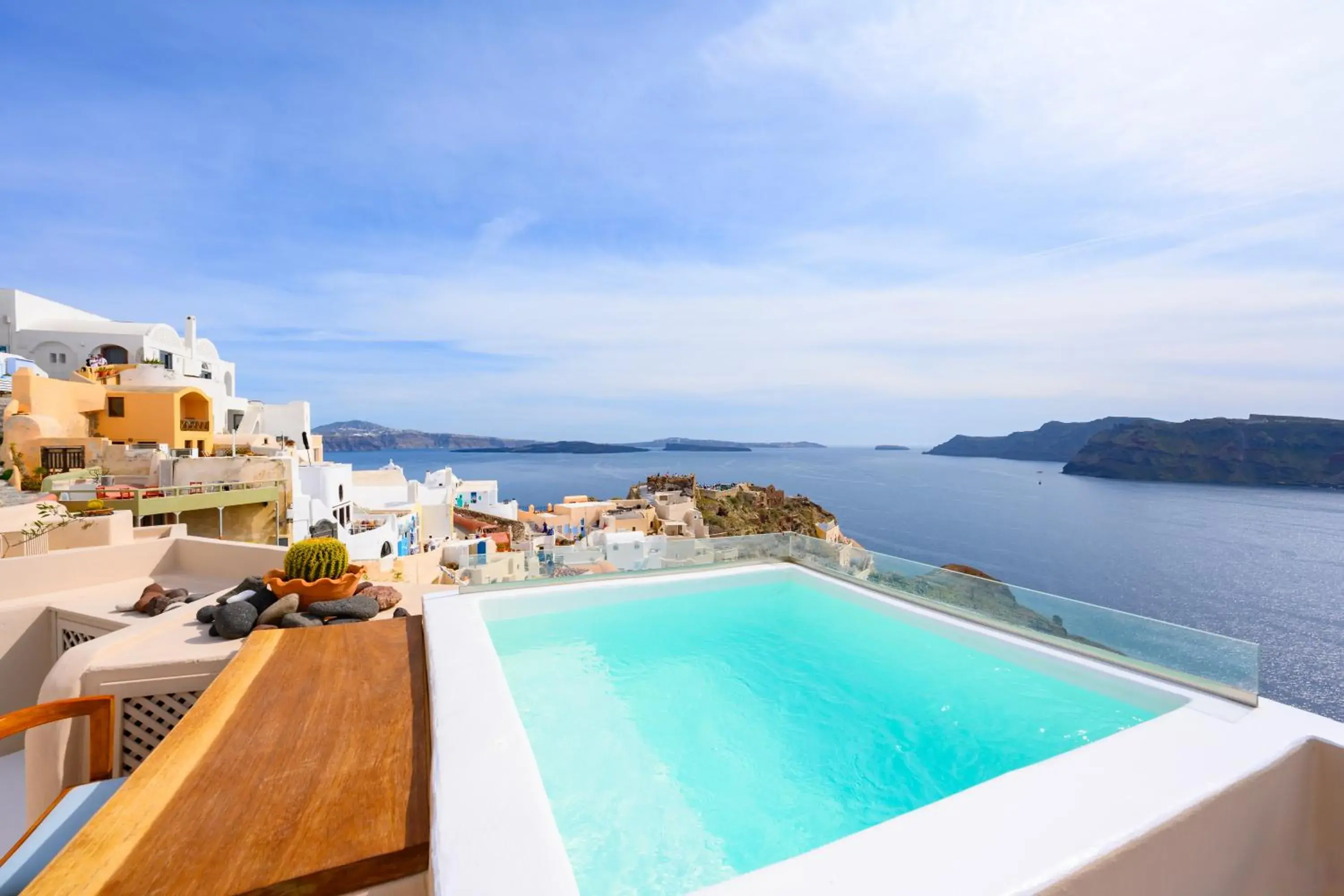 HONEYMOON VILLA WITH HOT JETTED TUB & SUNSET VIEW in Nano Oia Villas HONEYMOON VILLA WITH HOT JETTED TUB & SUNSET VIEW in Nano Oia Villas