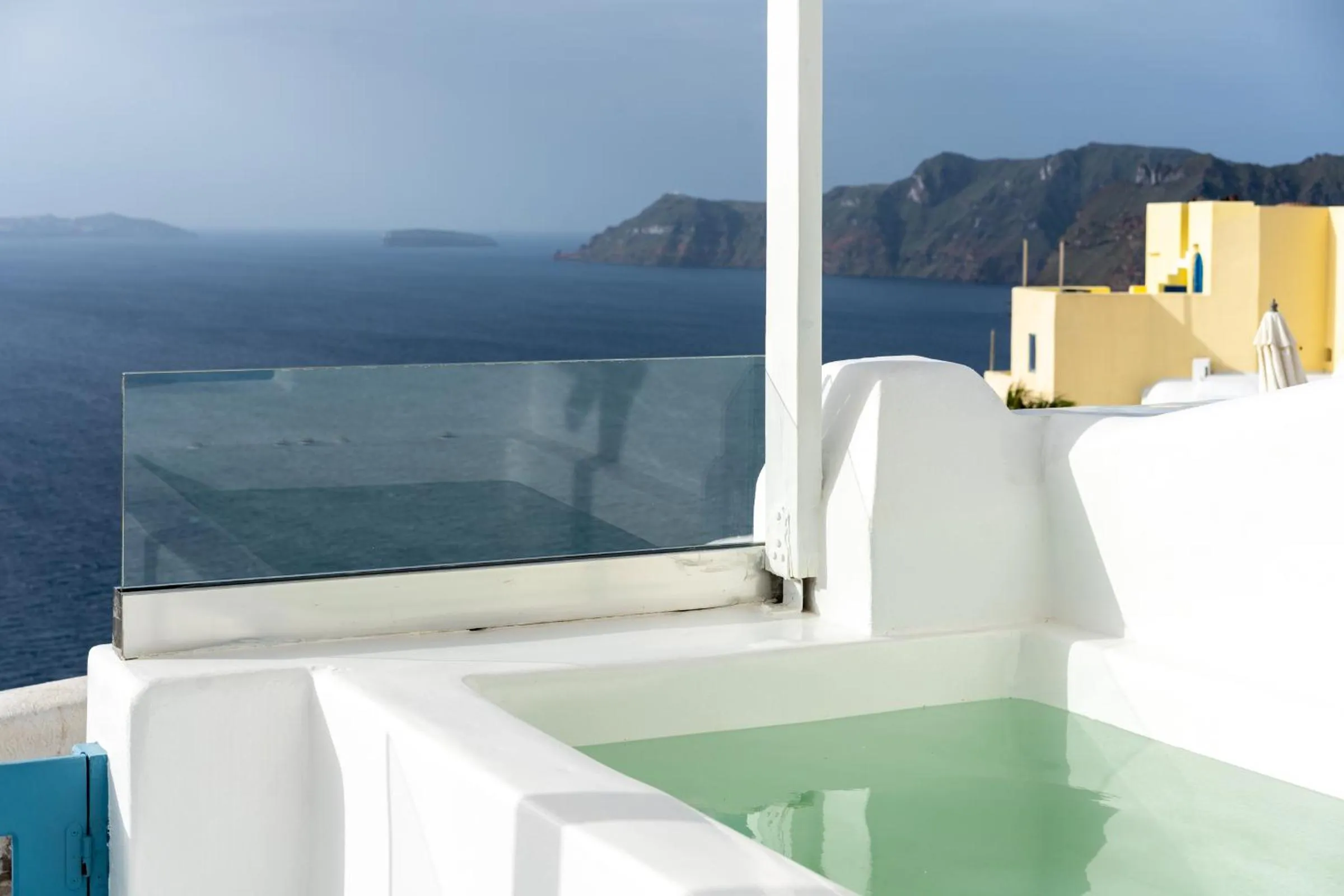  SENIOR CAVE VILLA WITH HOT JETTED TUB & CALDERA VIEW in Nano Oia Villas