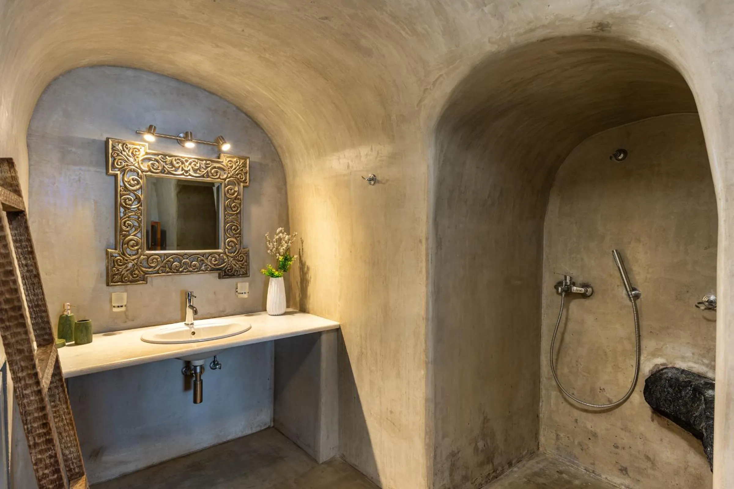 Toilet in Nano Oia Villas