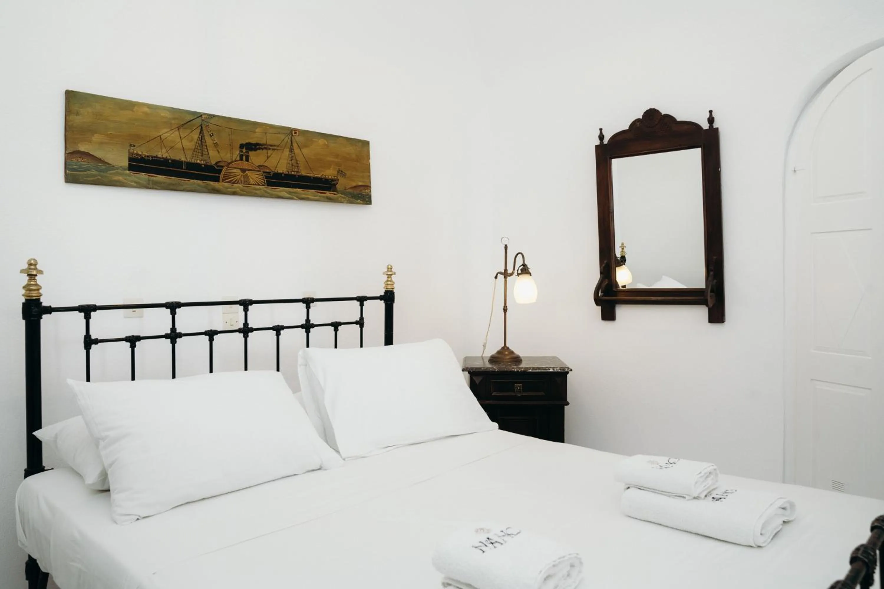 Bedroom, Bed in Nano Oia Villas