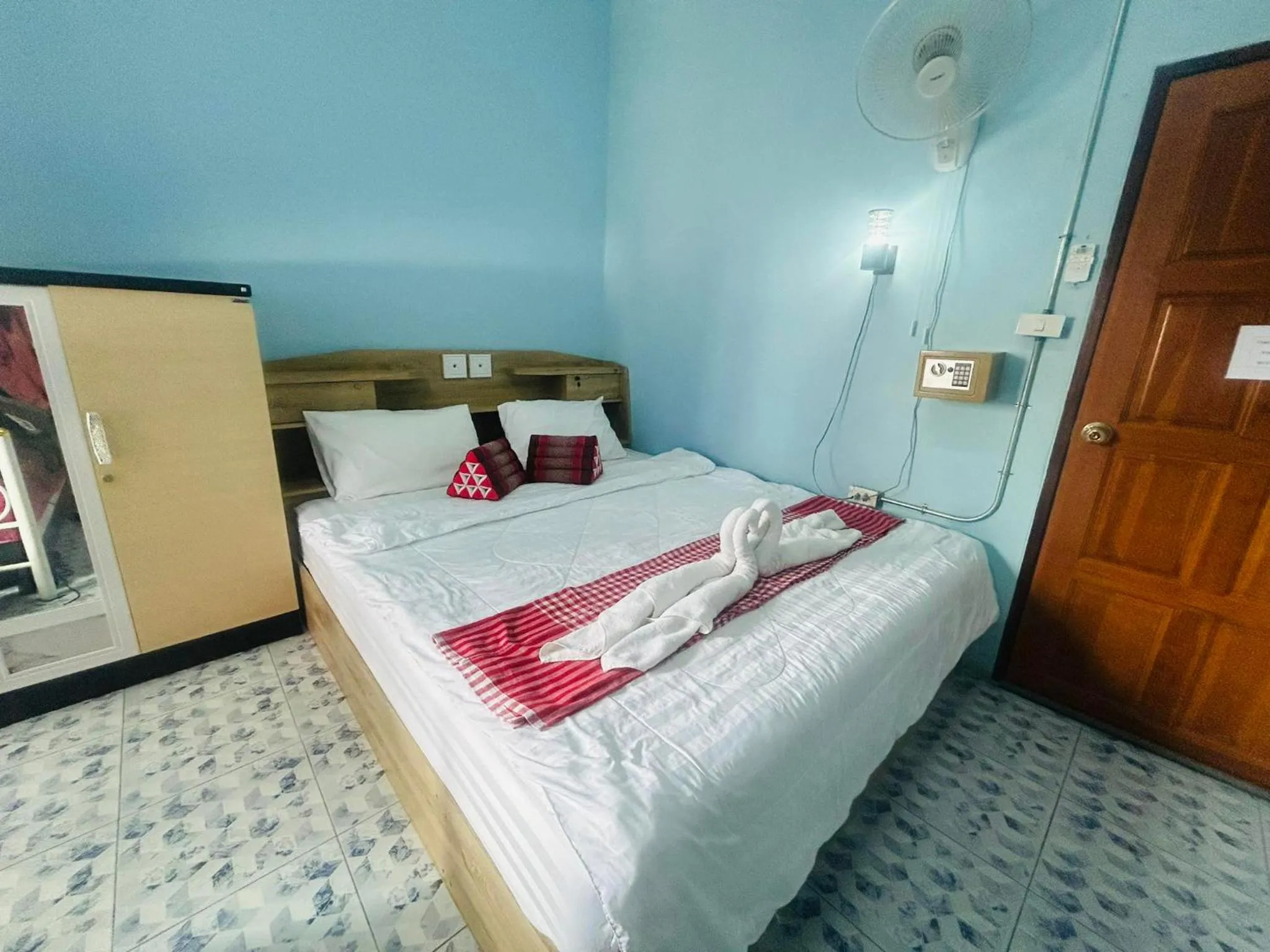 Photo of the whole room, Bed in Noot's Guesthouse