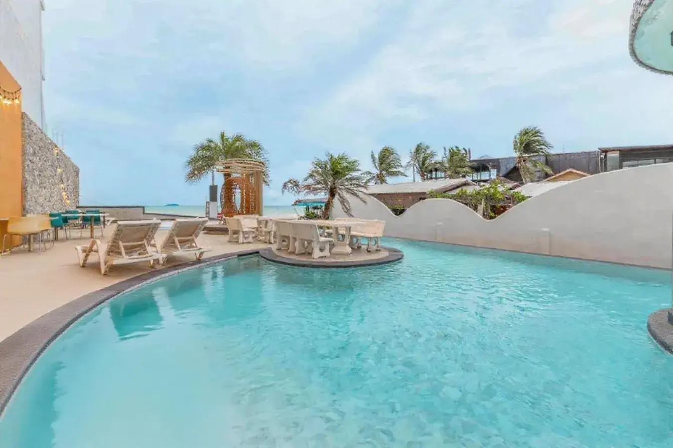 Golden Jomtien Beach Hotel Golden Jomtien Beach Hotel