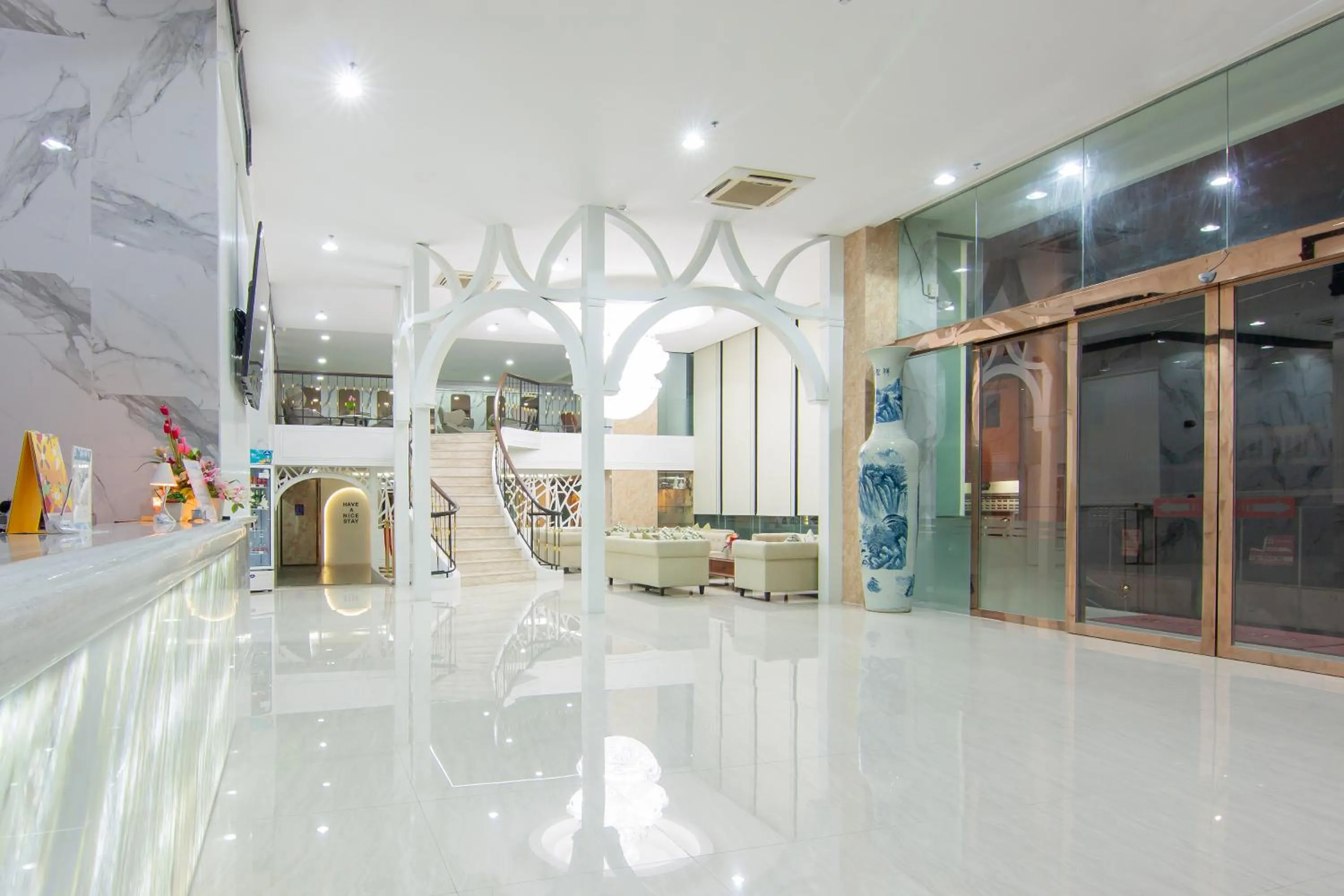 Lobby or reception in Golden Jomtien Beach Hotel