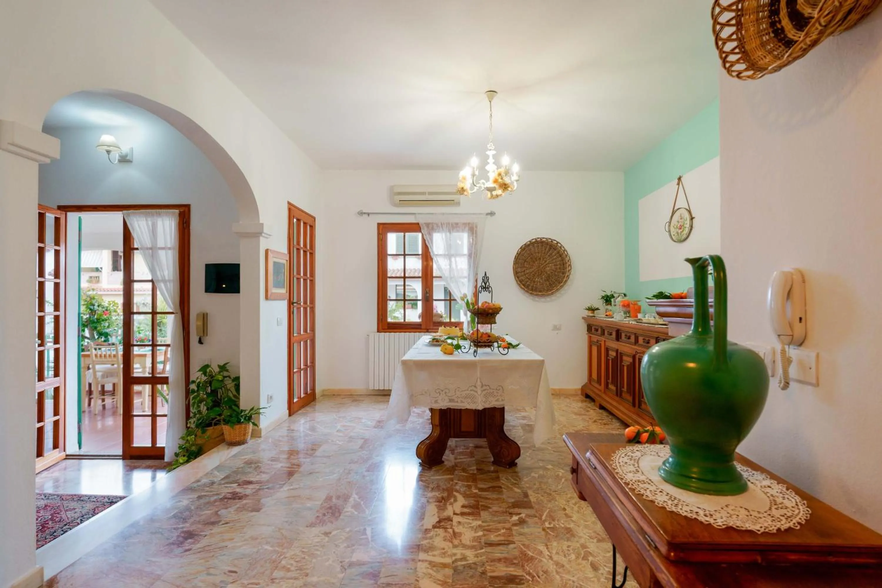 Food and drinks in BB 1987 Pula