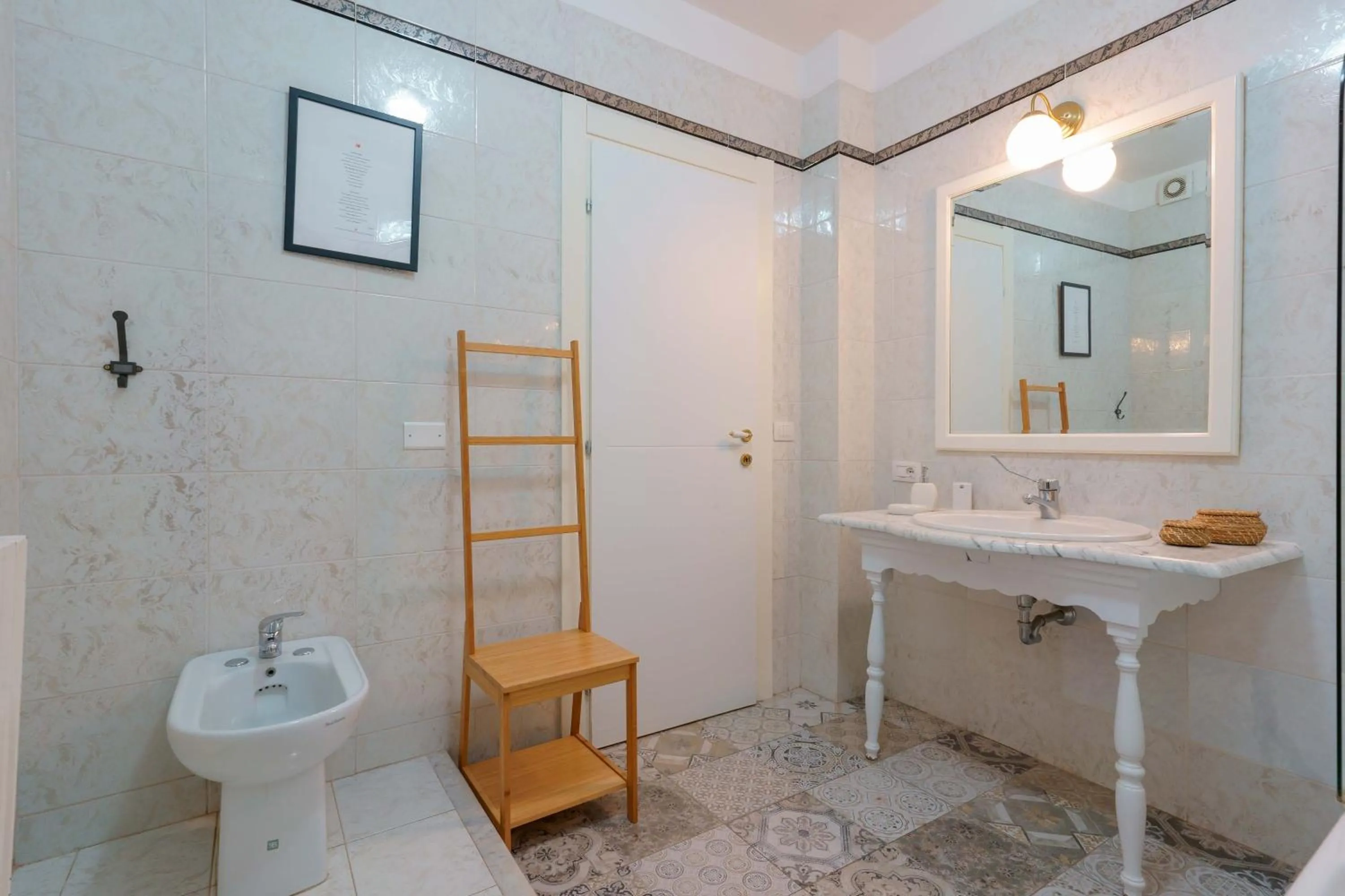 Bathroom in BB 1987 Pula