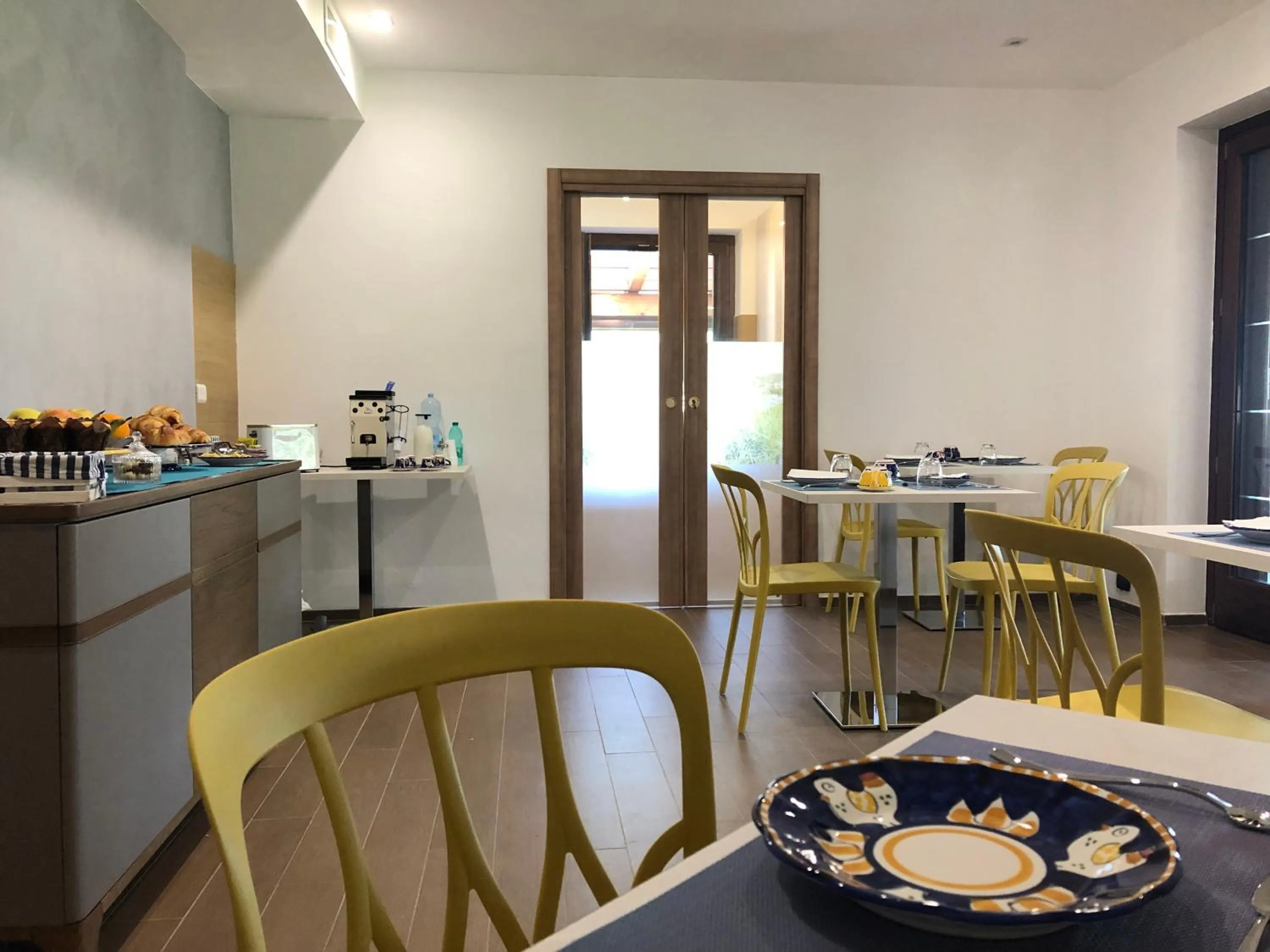 Restaurant/places to eat in B&B Artemide