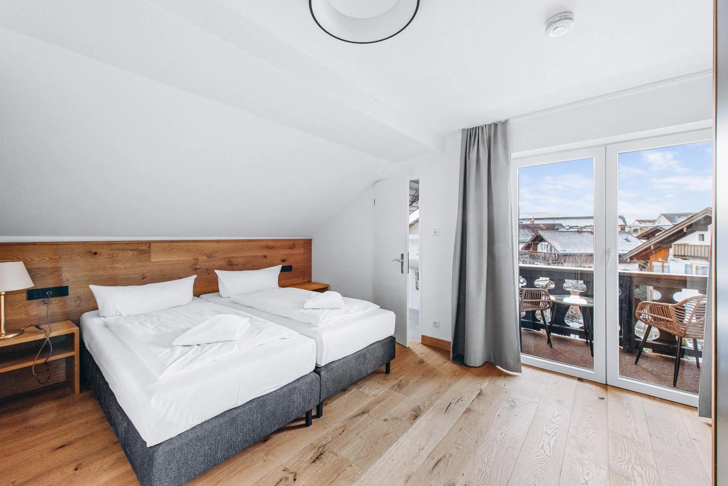 Bedroom, Bed in Weidegg - Hotel Garni